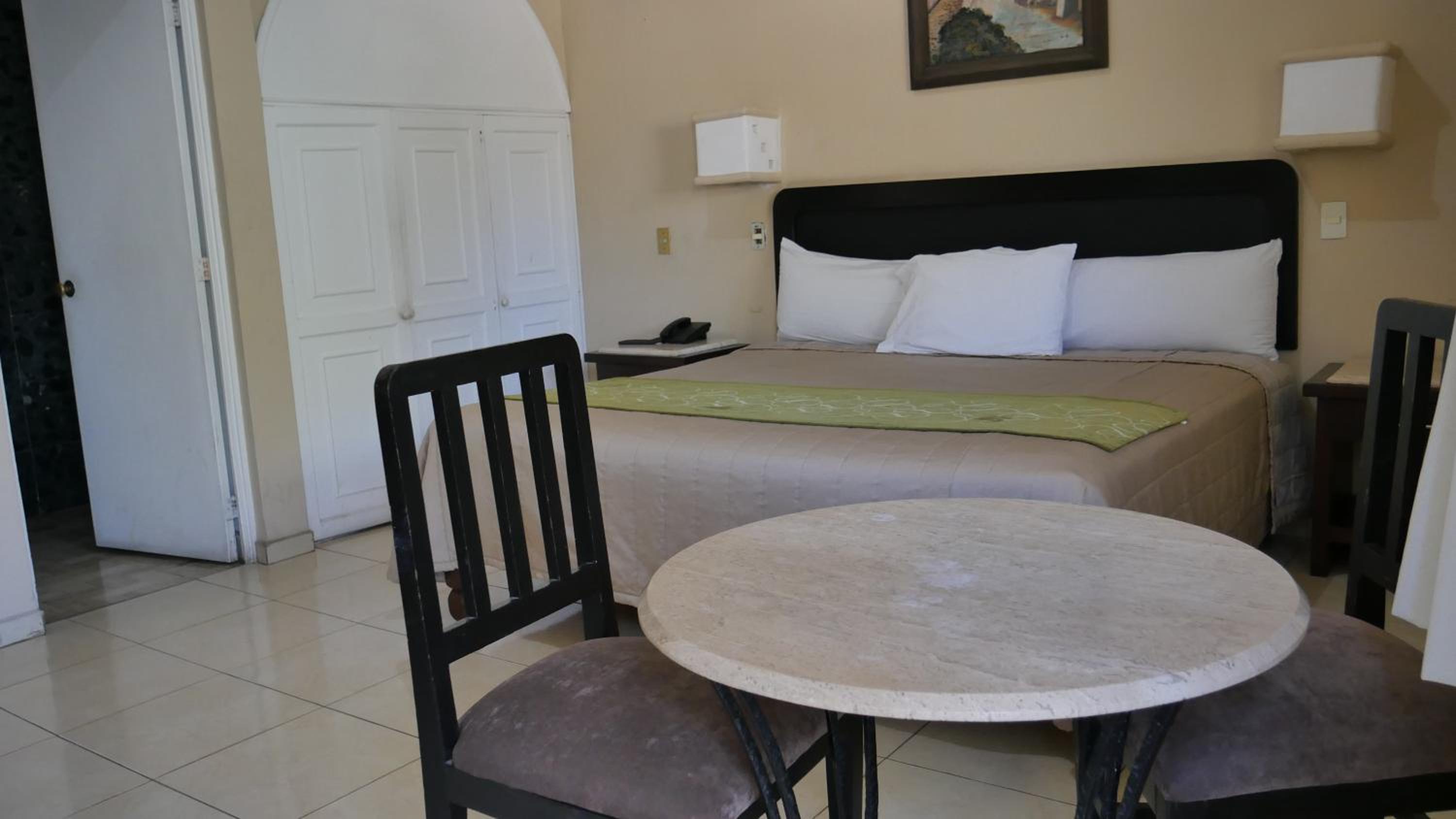 Economy Double Room photo 1