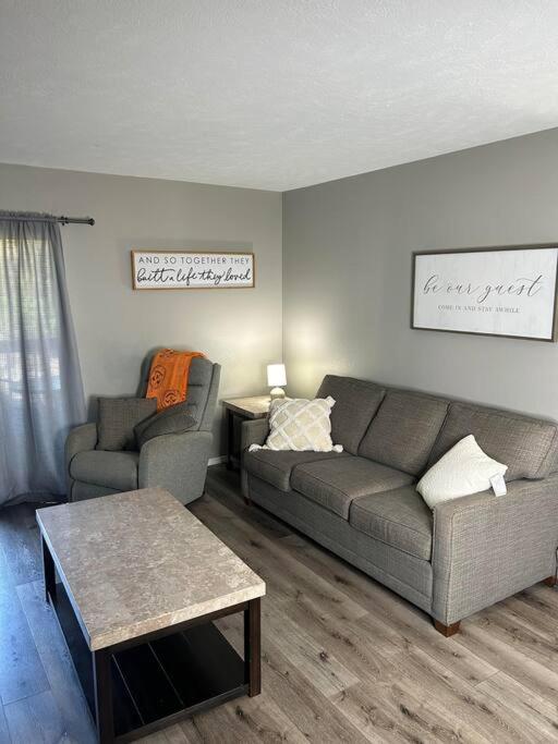 Three-Bedroom Apartment photo 1