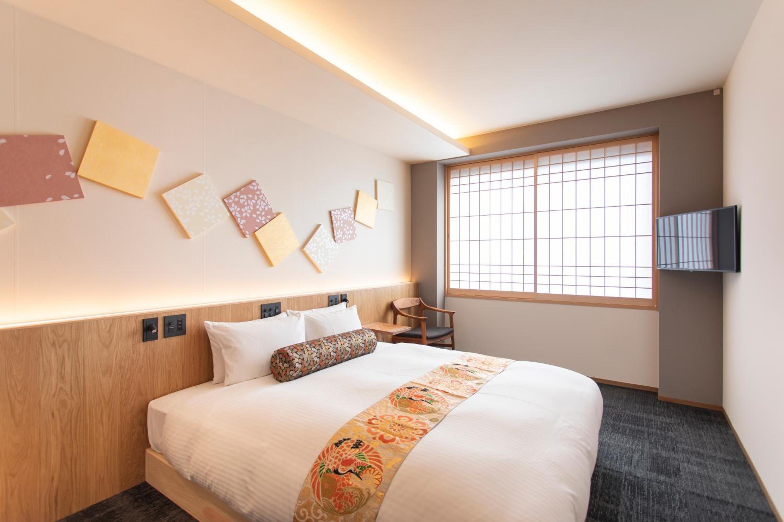 Queen Room photo 1