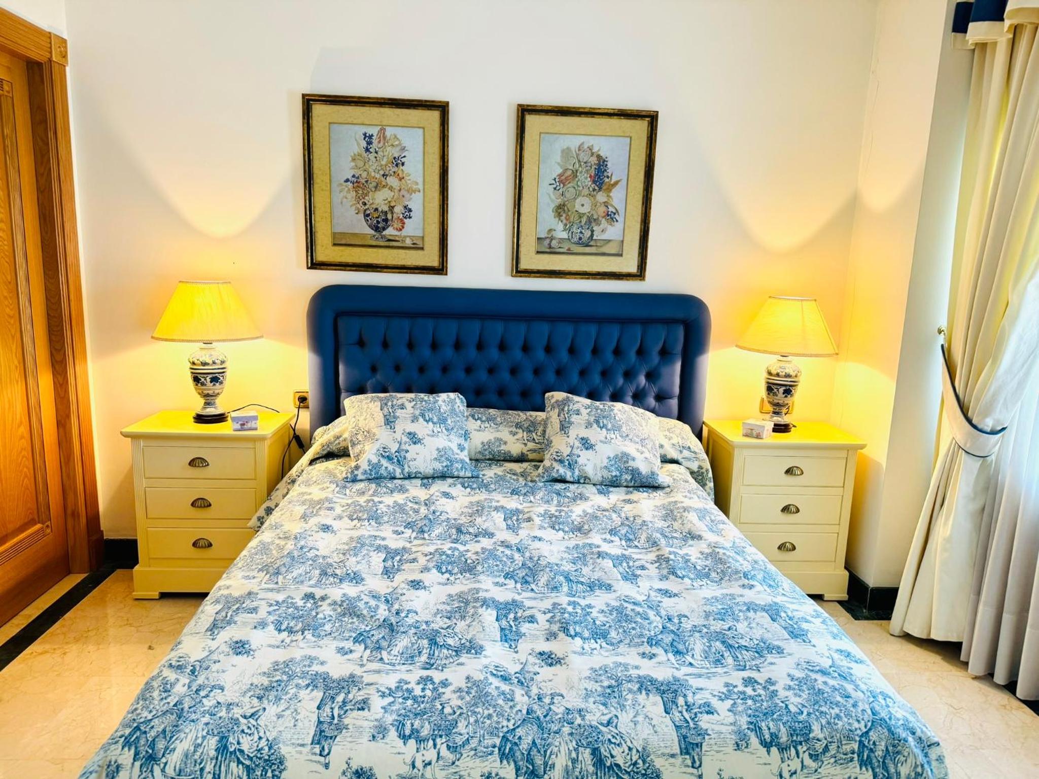 Five-Bedroom House photo 3