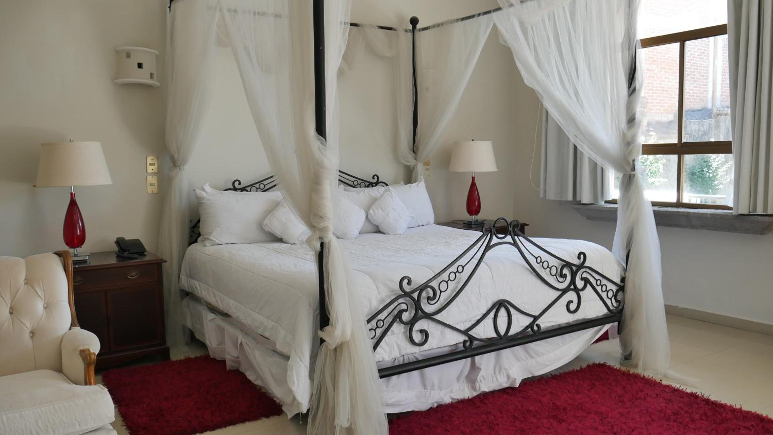 Deluxe King Room photo 1
