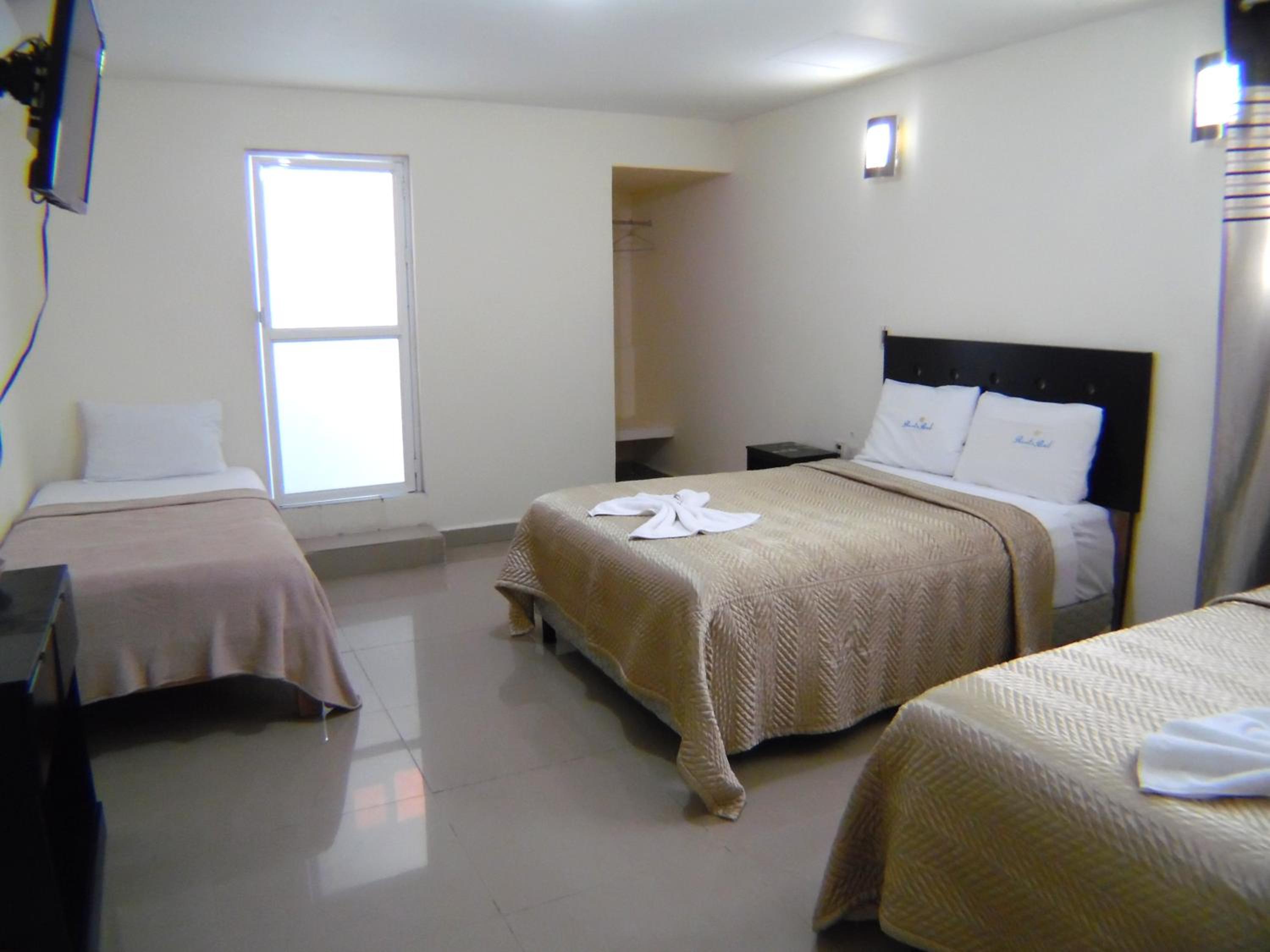 Standard Queen Room photo 3