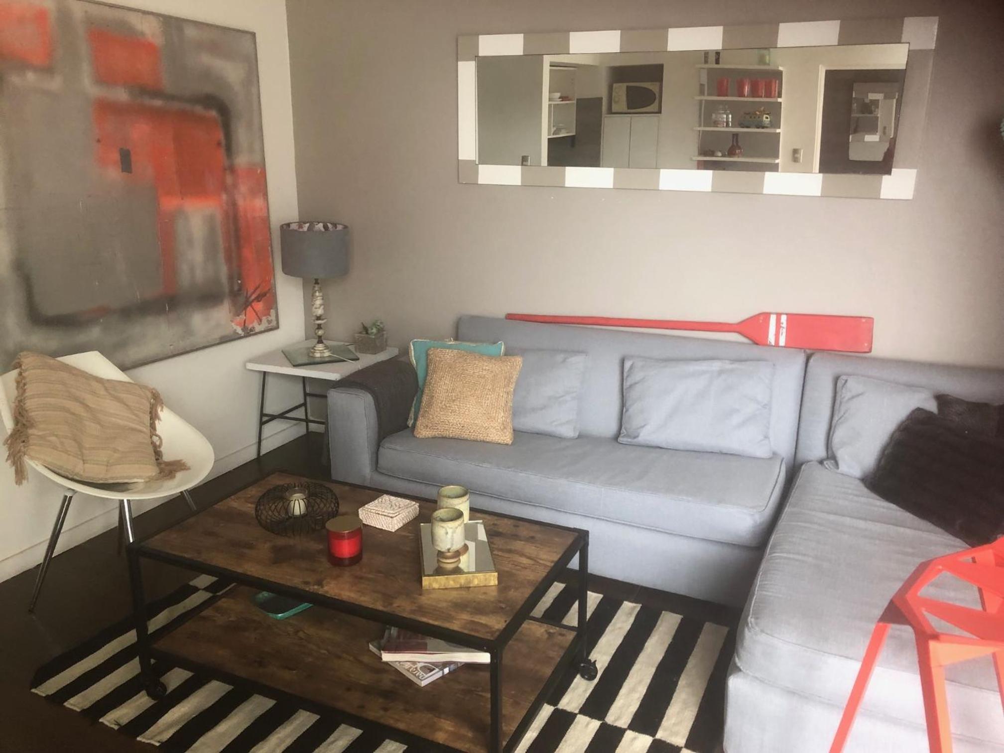 One-Bedroom Apartment photo 1
