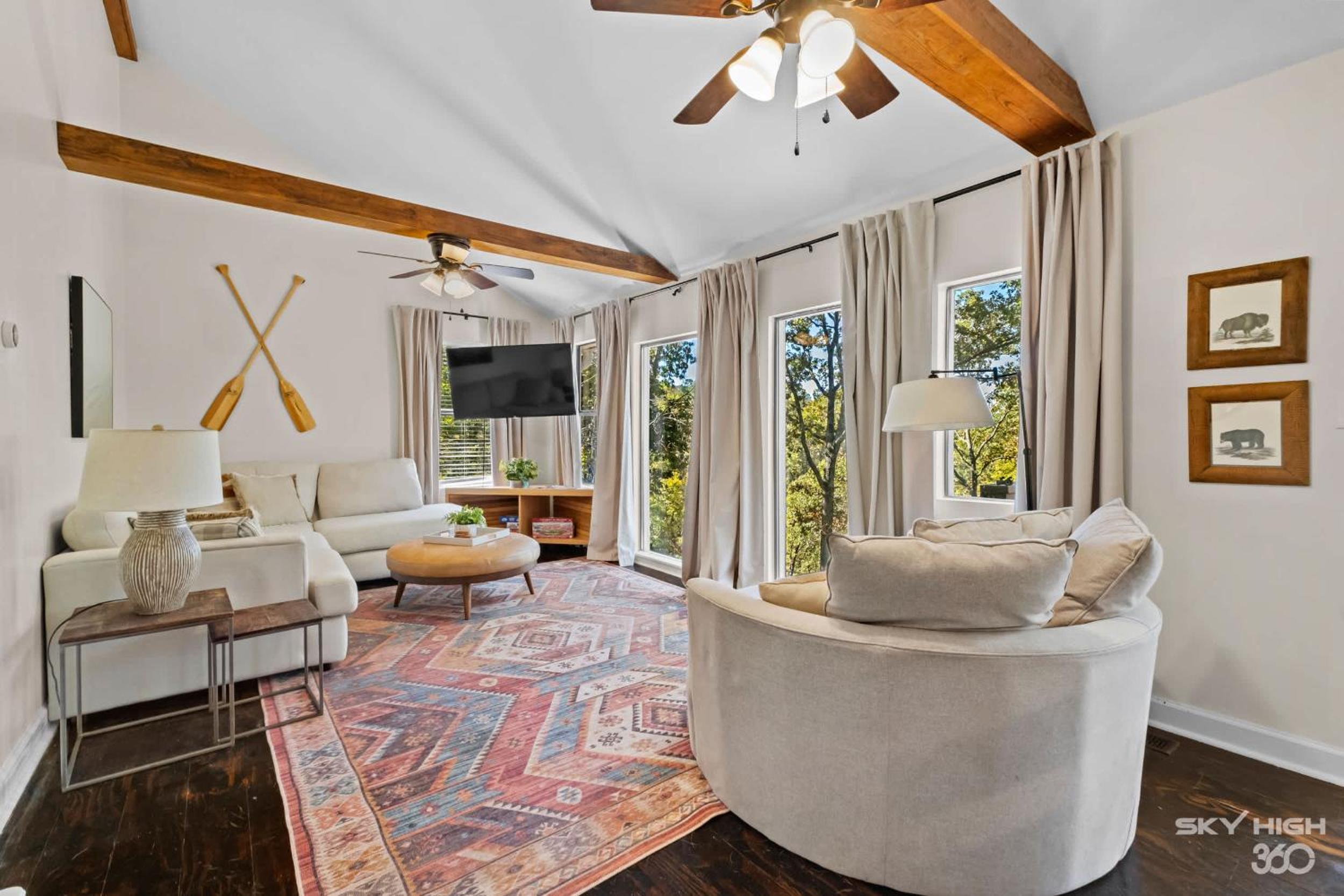 Family Room photo 1