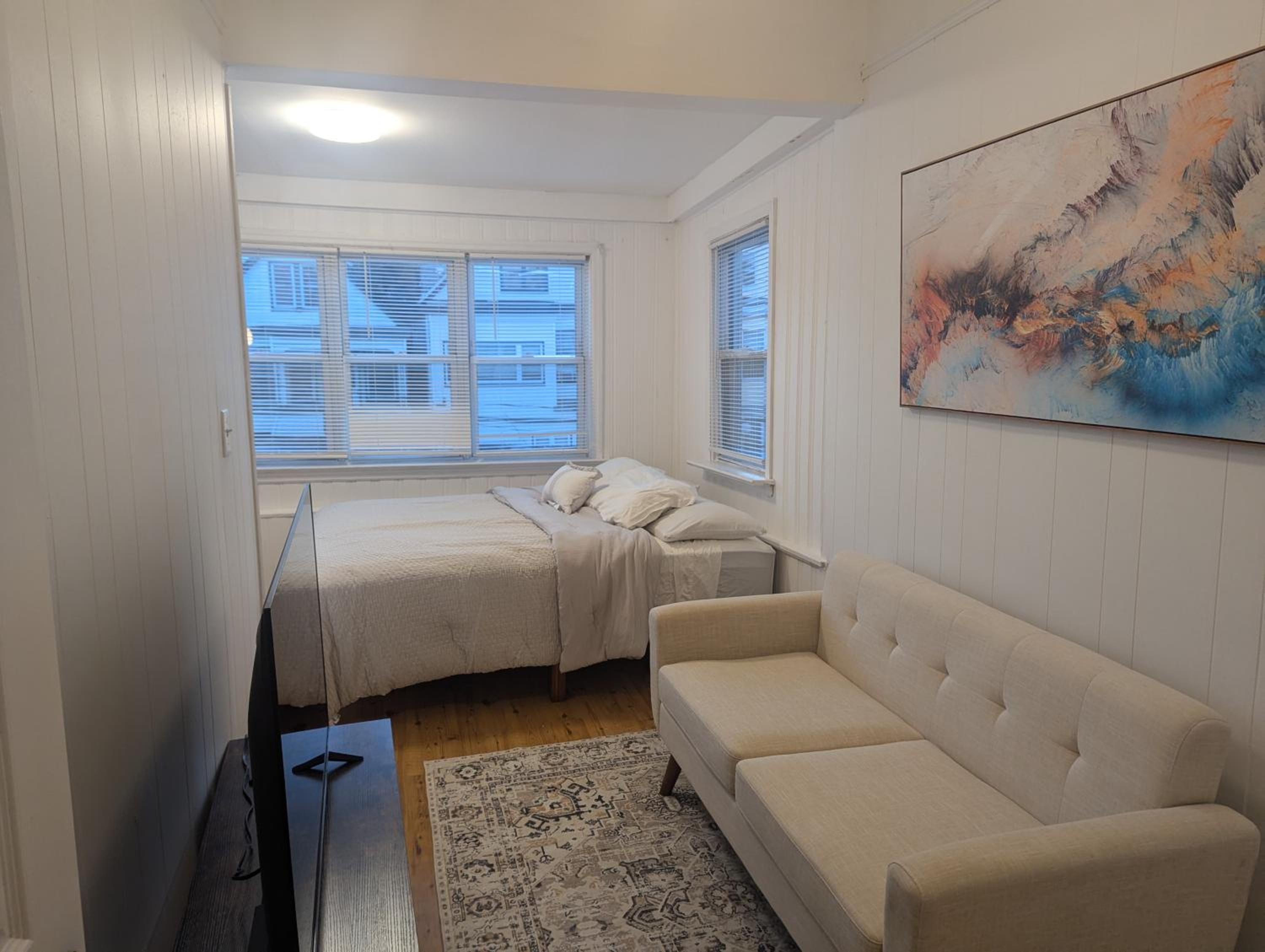 Three-Bedroom Apartment with View photo 1