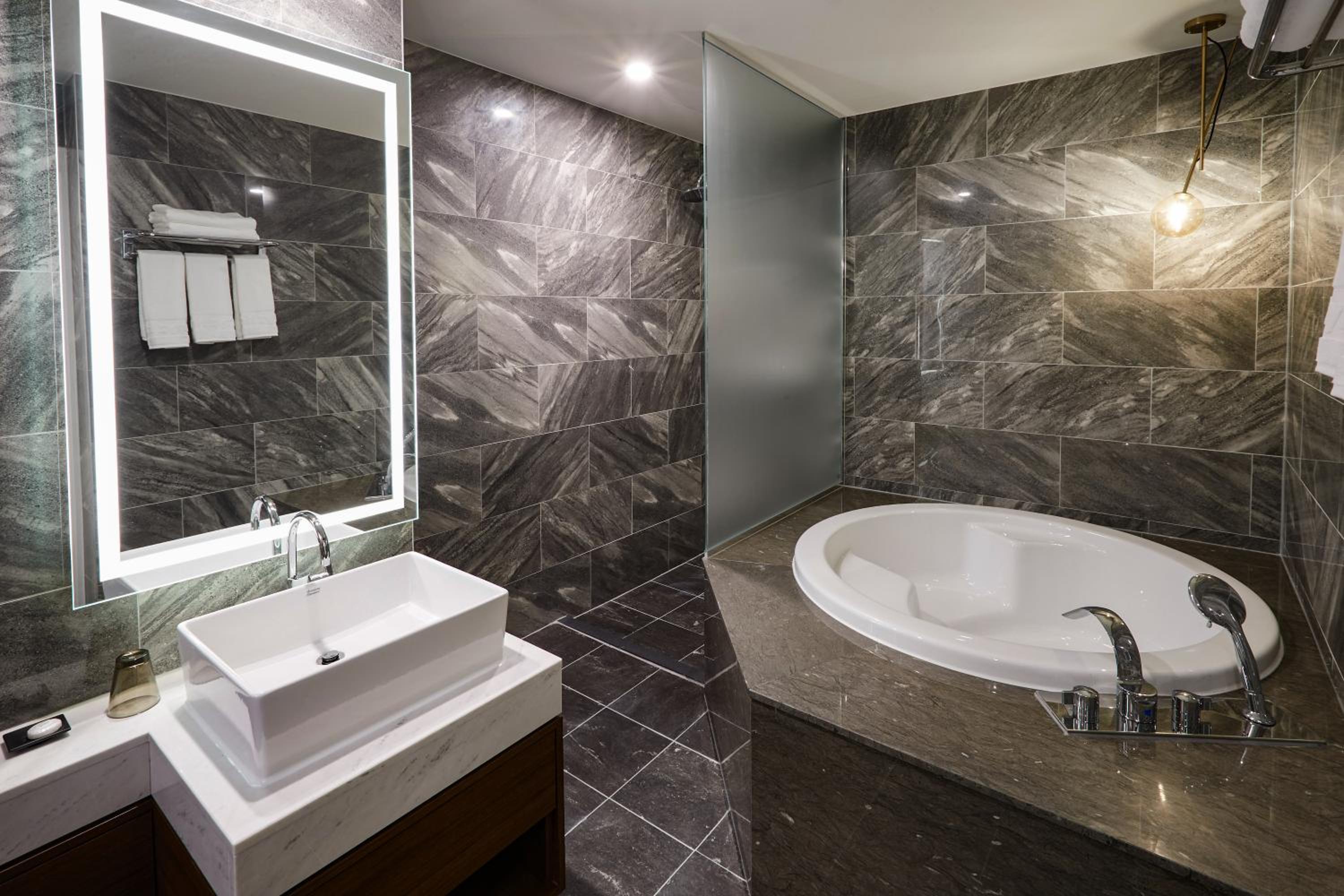 Double Room - Photo 6