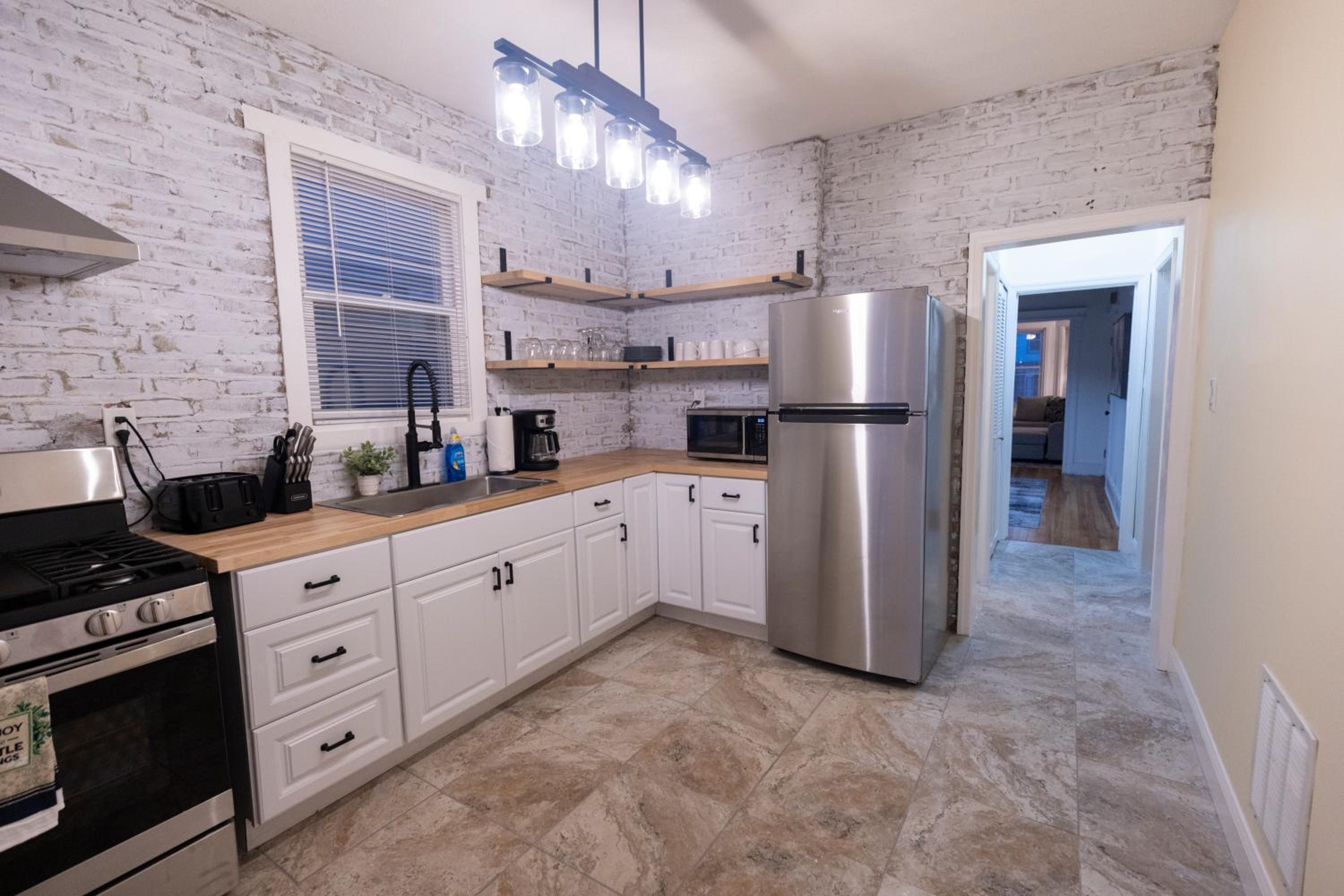 Three-Bedroom Apartment with View photo 2