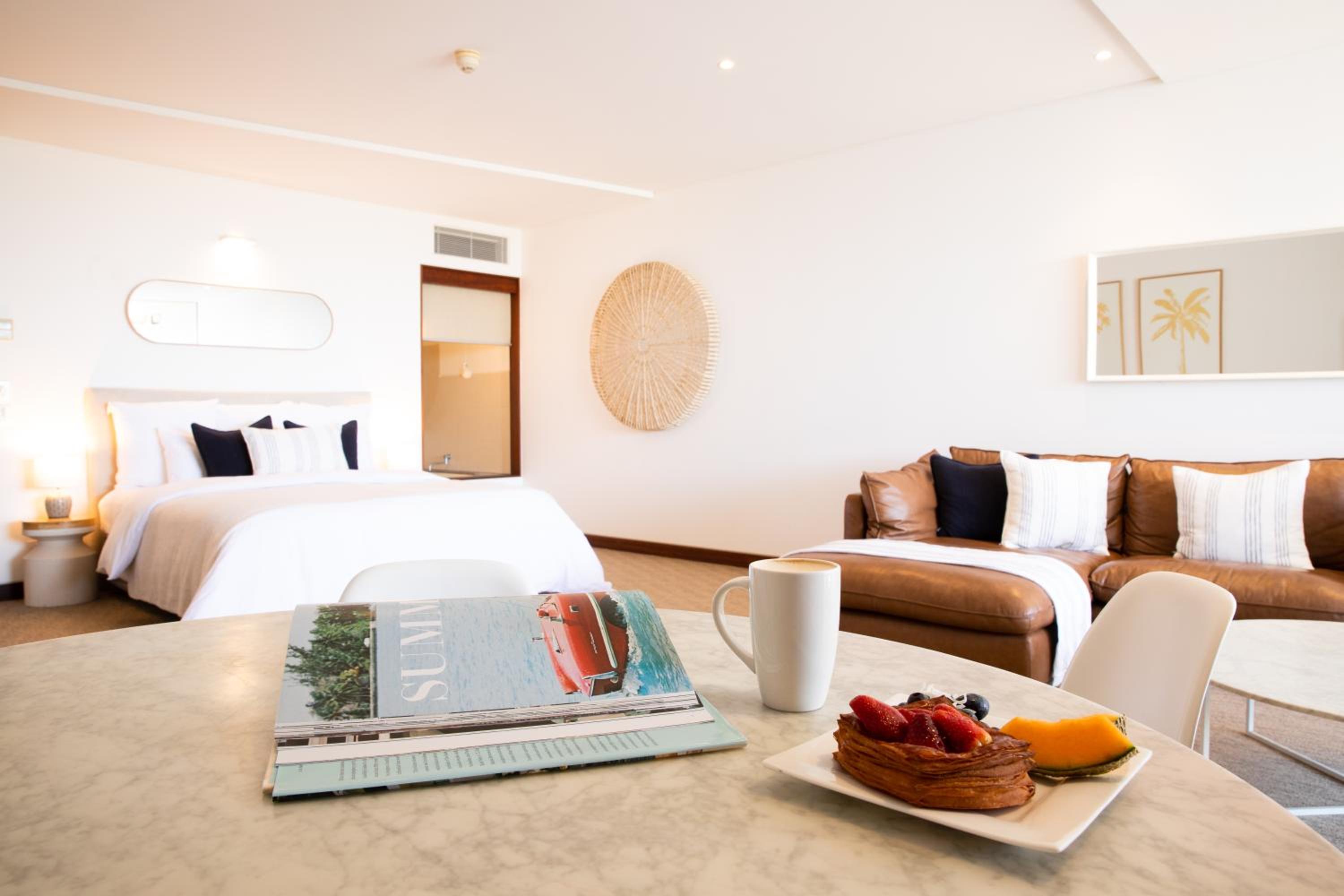Studio with Plunge Pool - Beach Front - Photo 6