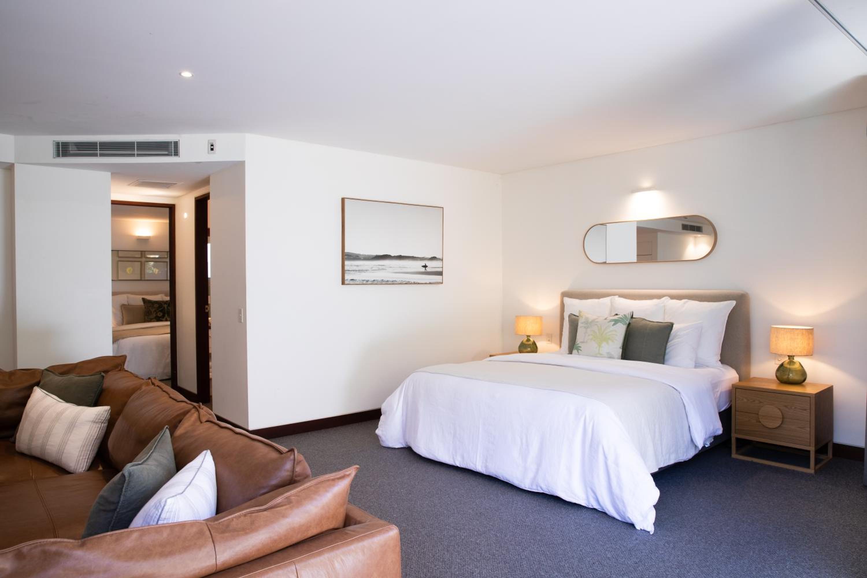 Deluxe Family Suite - Photo 5