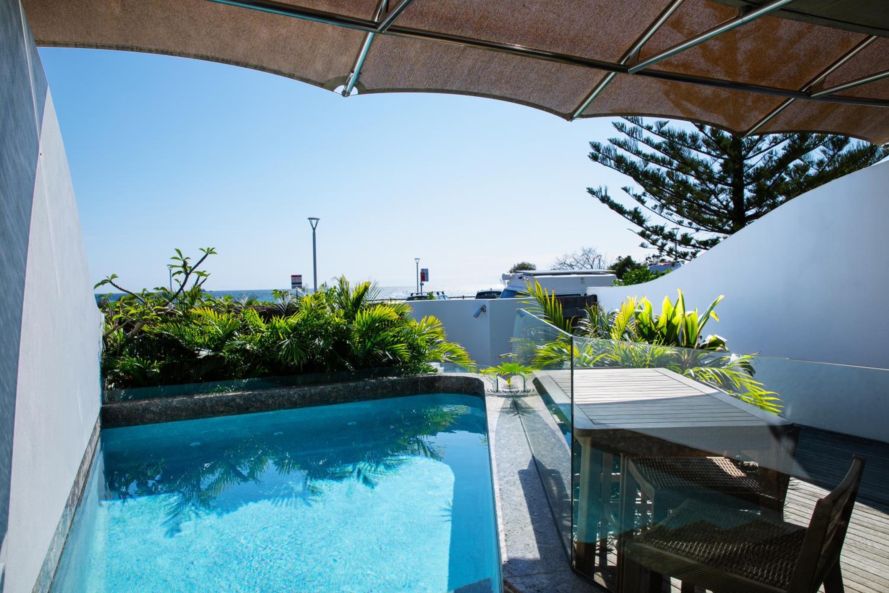 Studio with Plunge Pool - Beach Front - Photo 21