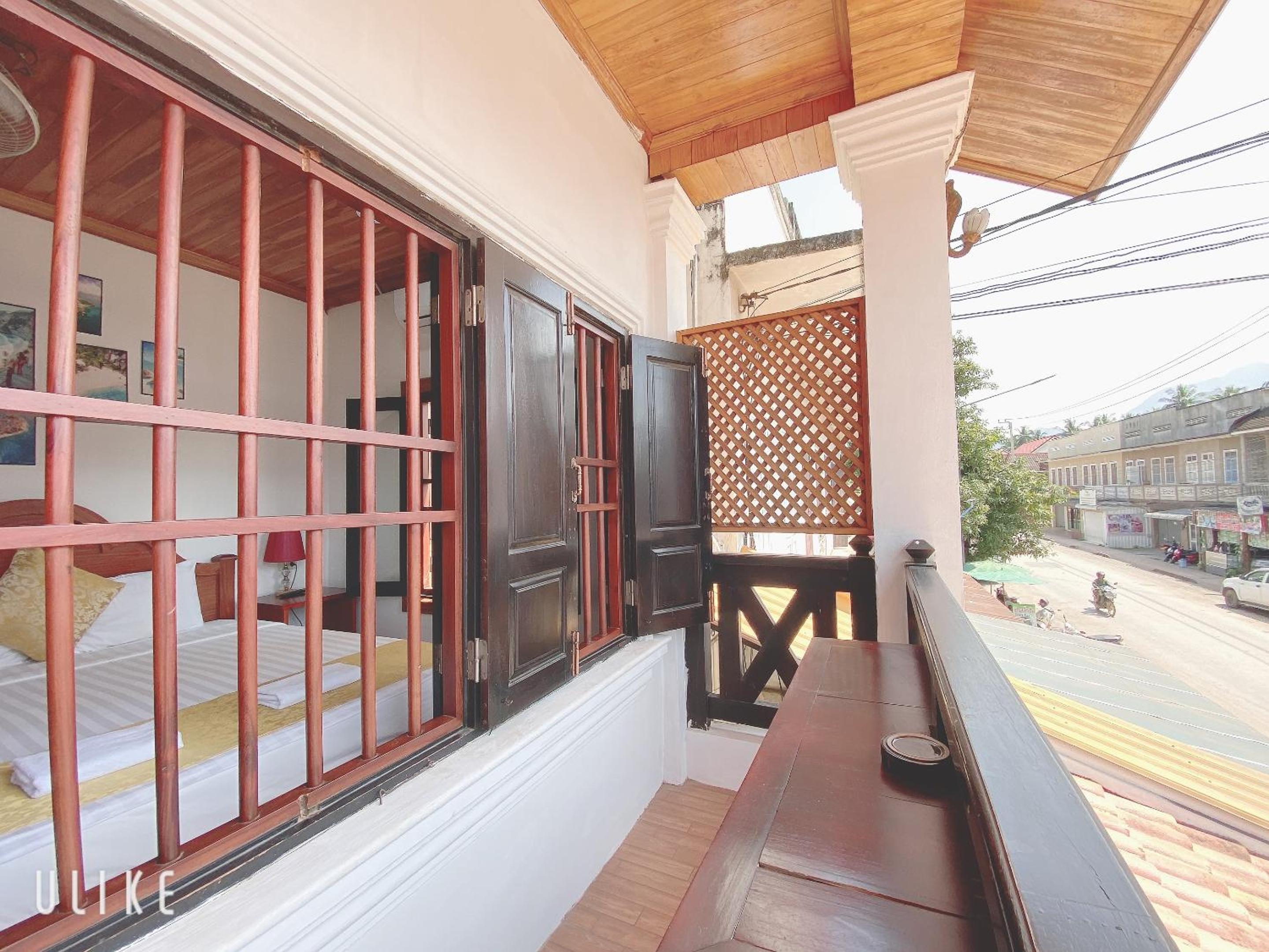Deluxe Double Room with Balcony - Photo 14