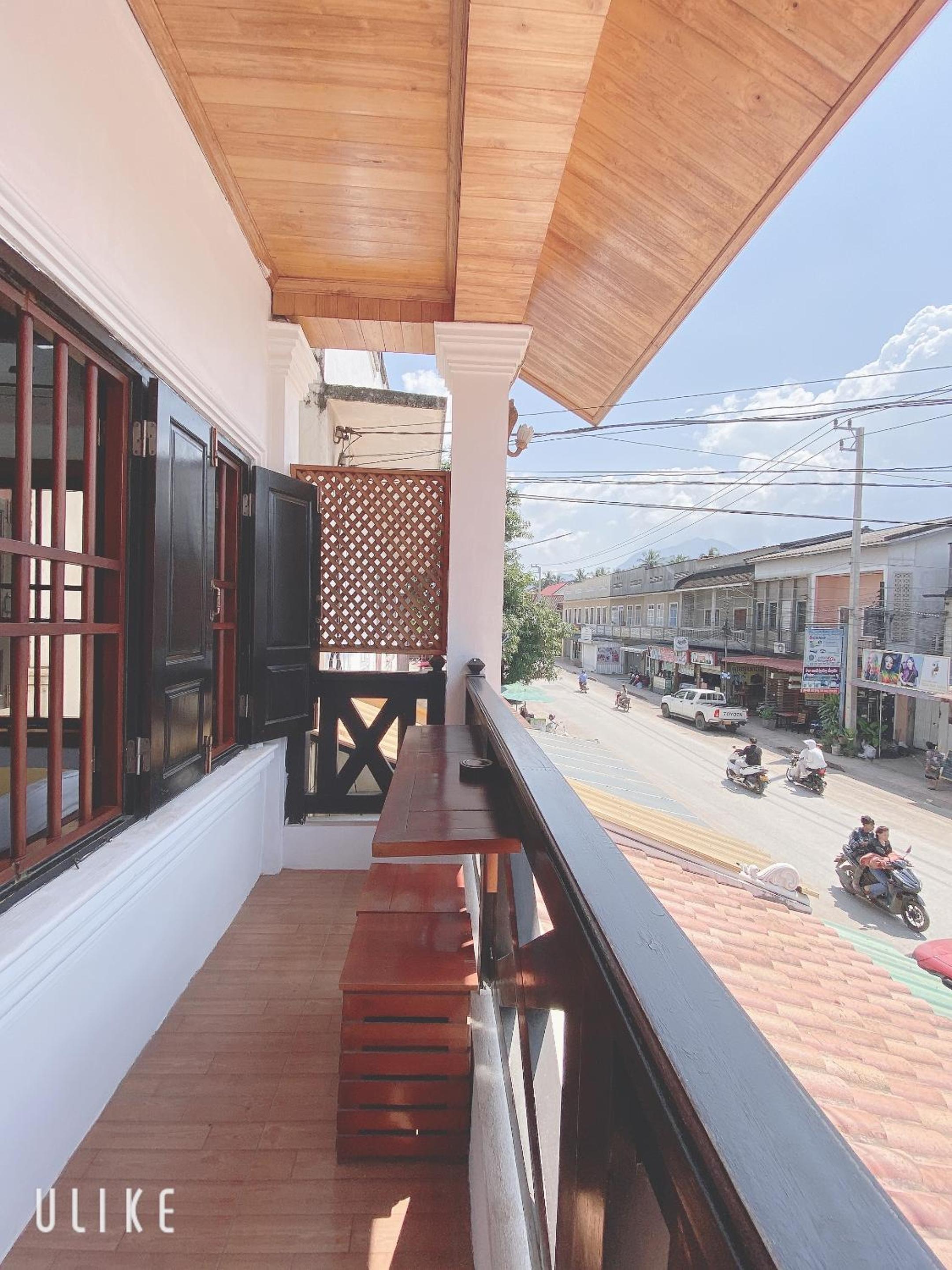 Deluxe Double Room with Balcony - Photo 18