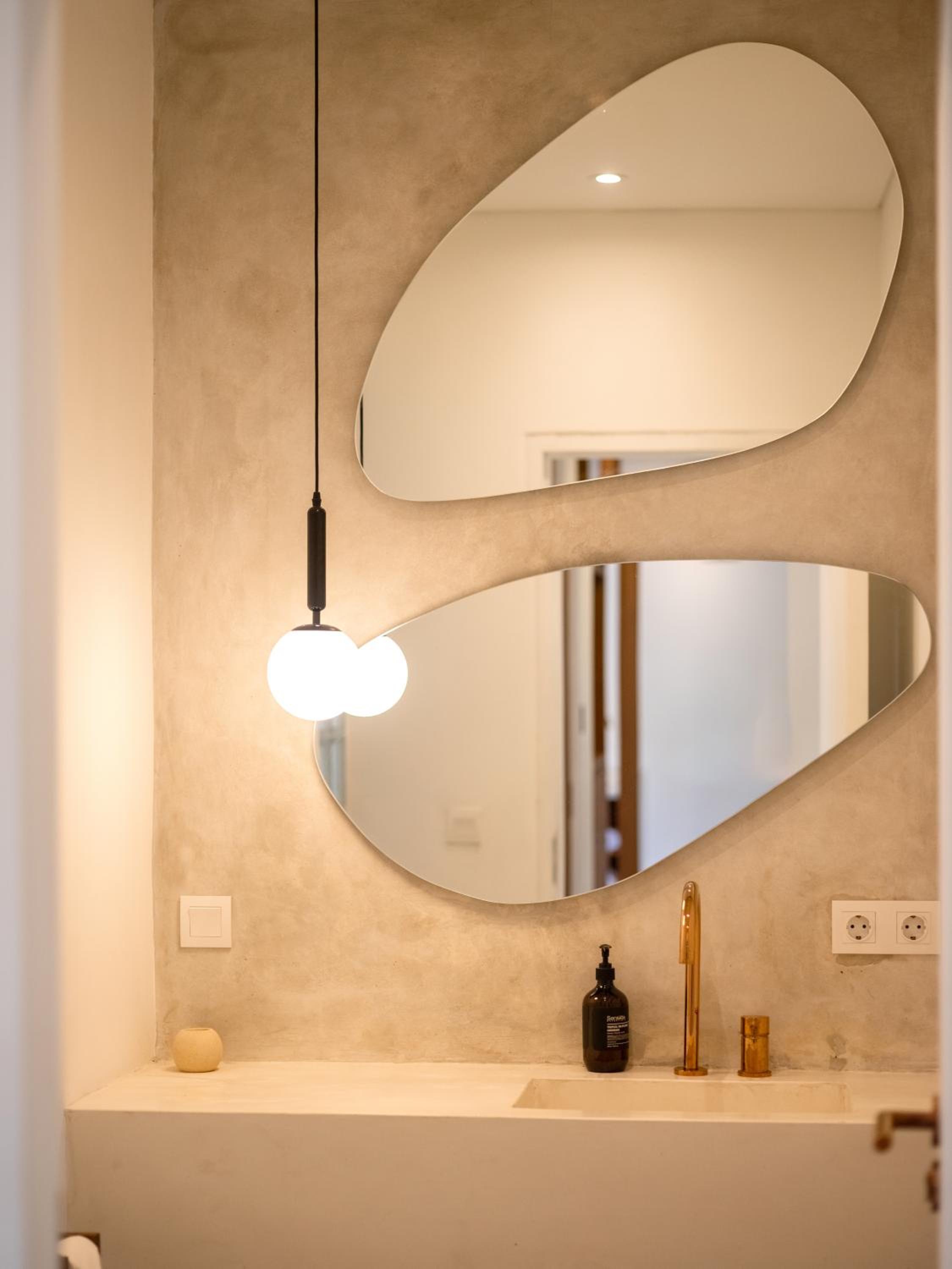 Suite - Photo 39