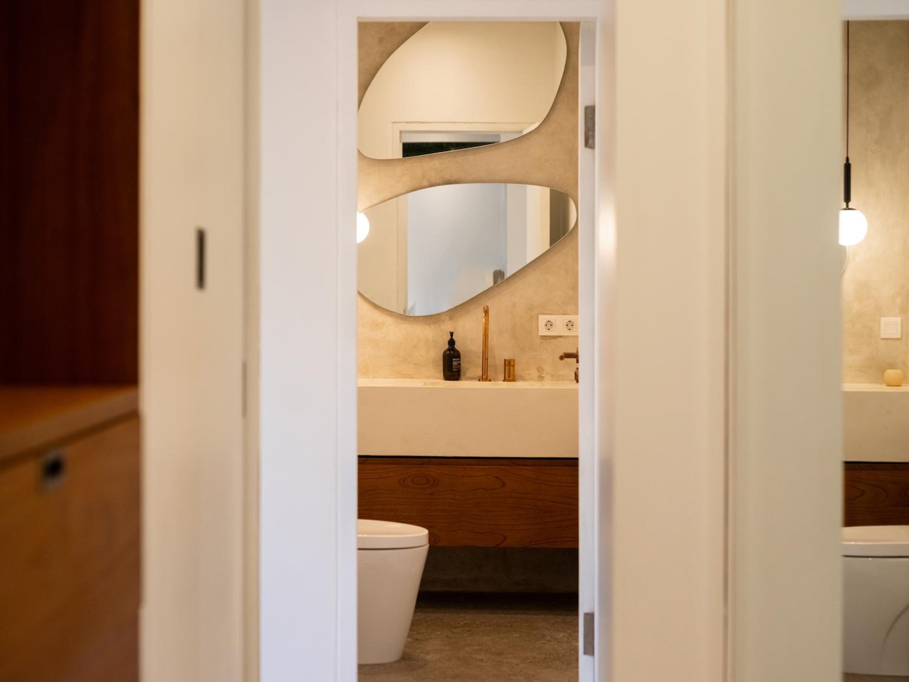 Suite - Photo 3