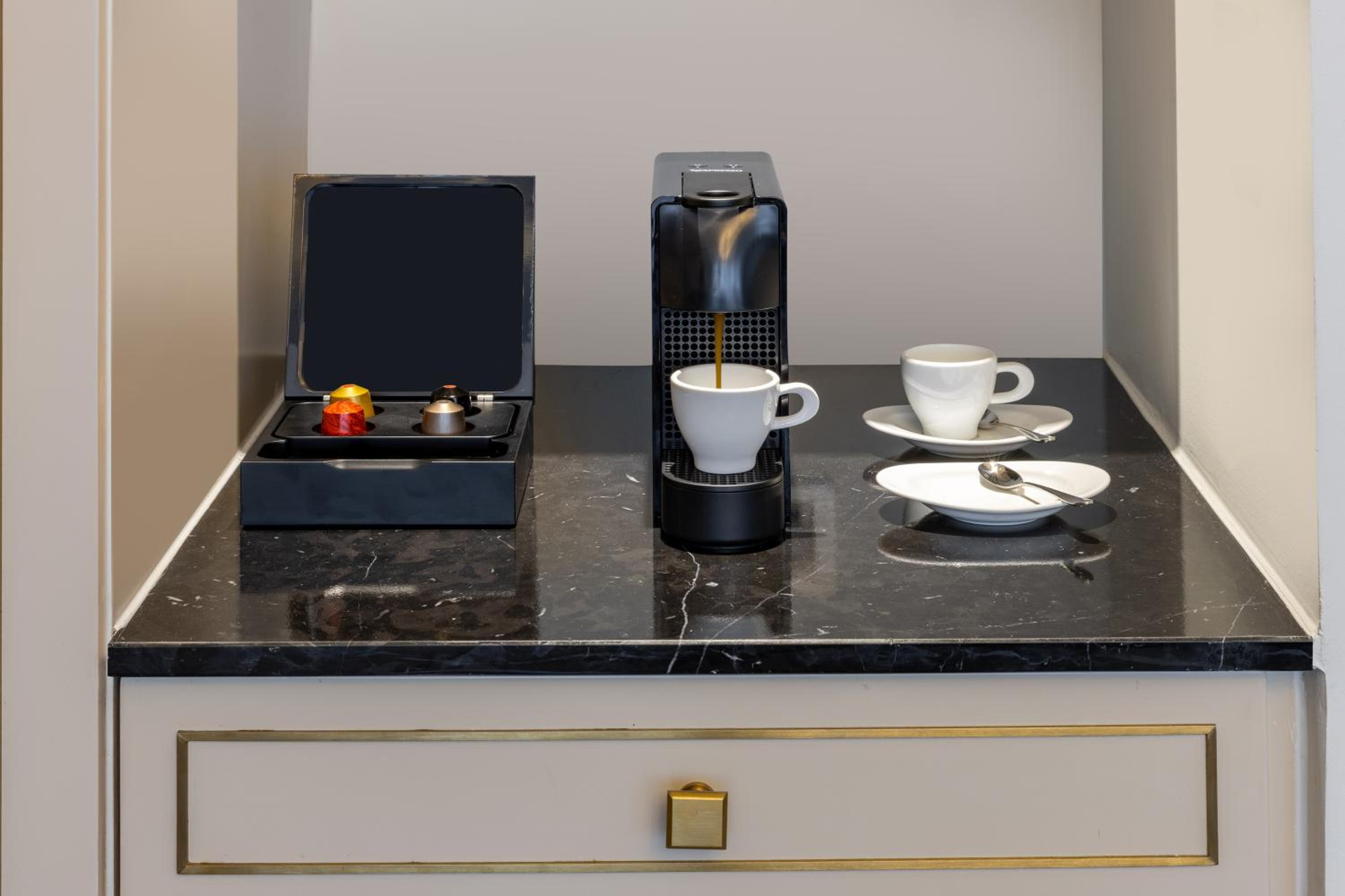 The Level Suite - Executive Lounge Access