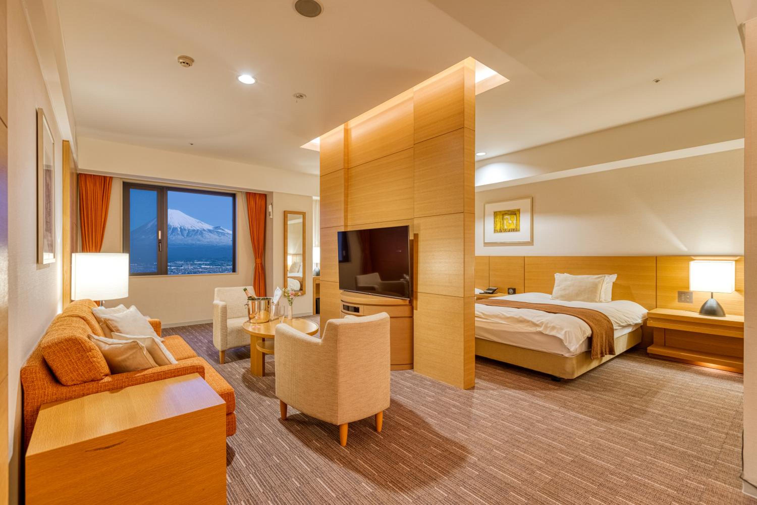 Junior Suite with Mountain View
