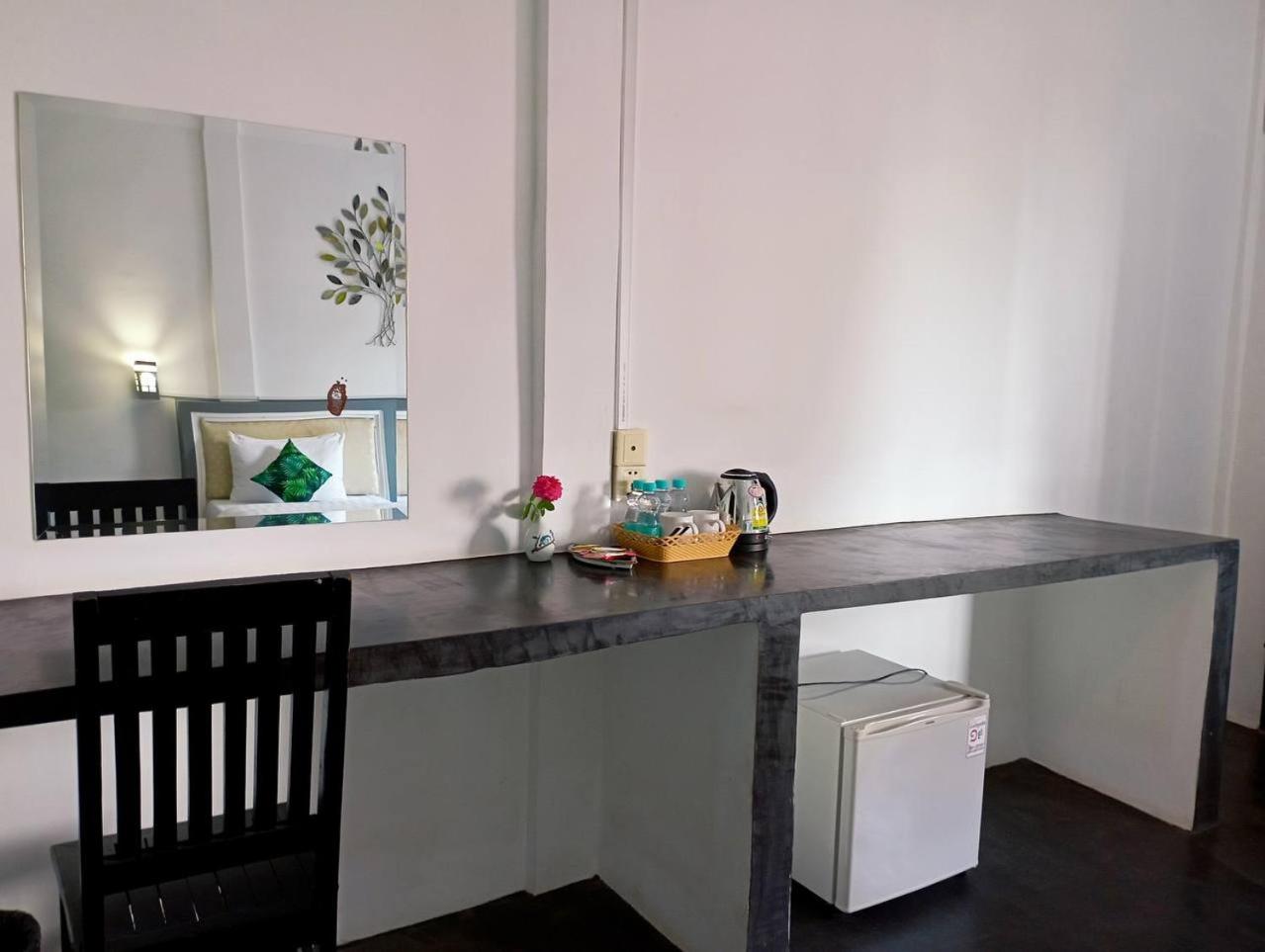 Twin Room - Photo 8