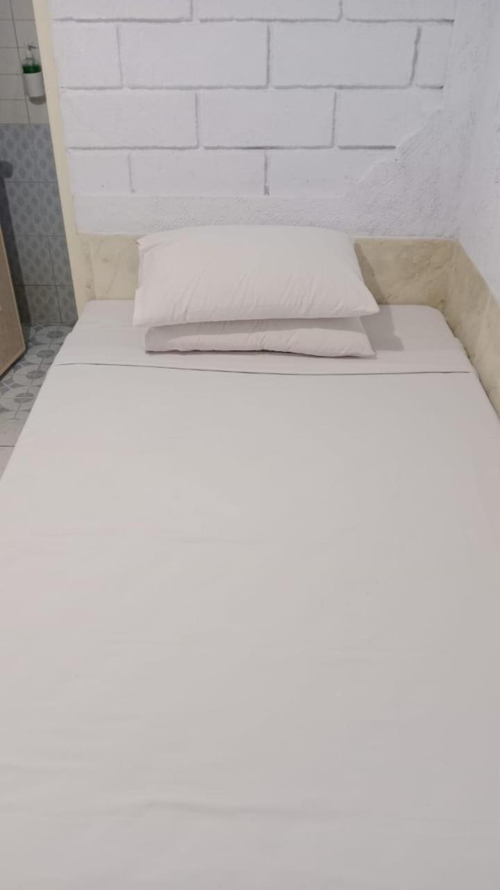 Single Room - Photo 2
