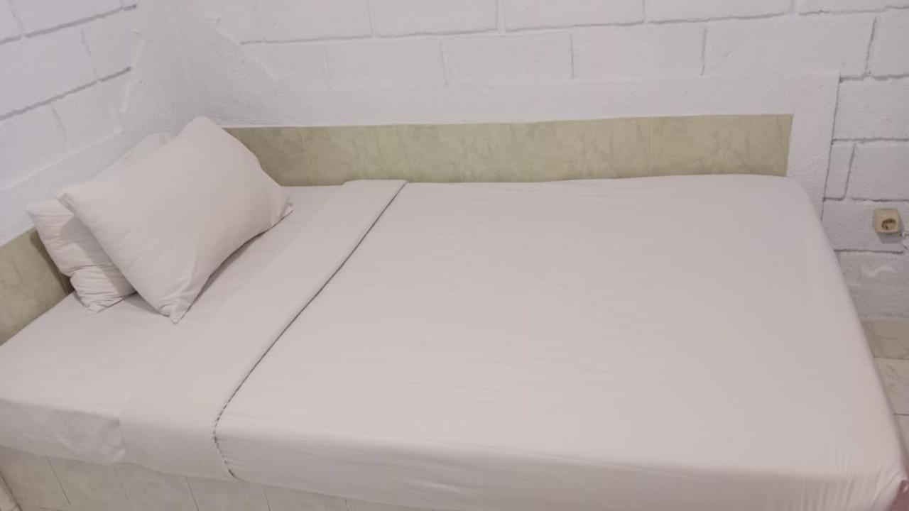 Single Room - Photo 1