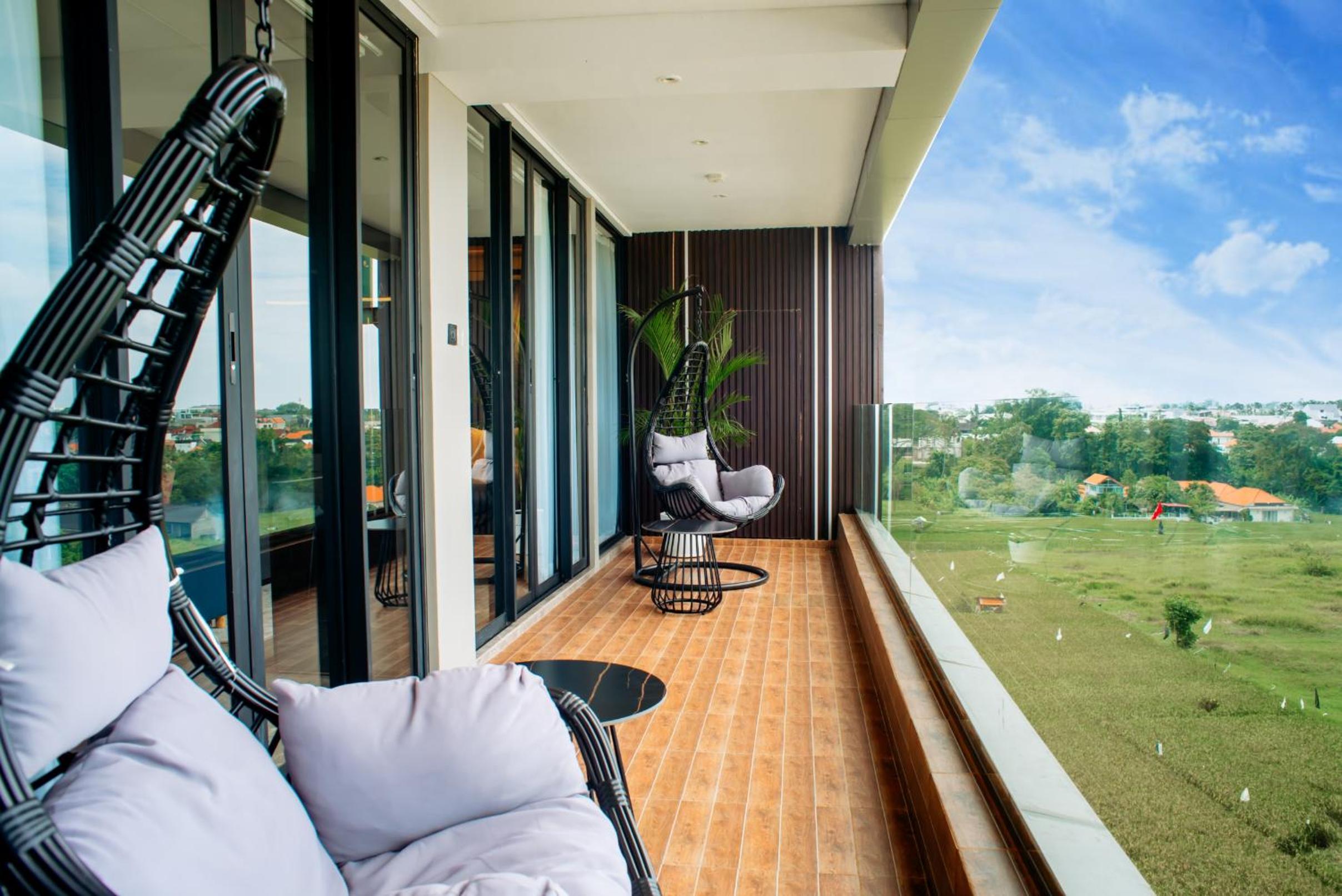Two-Bedroom Apartment With Balcony photo 3