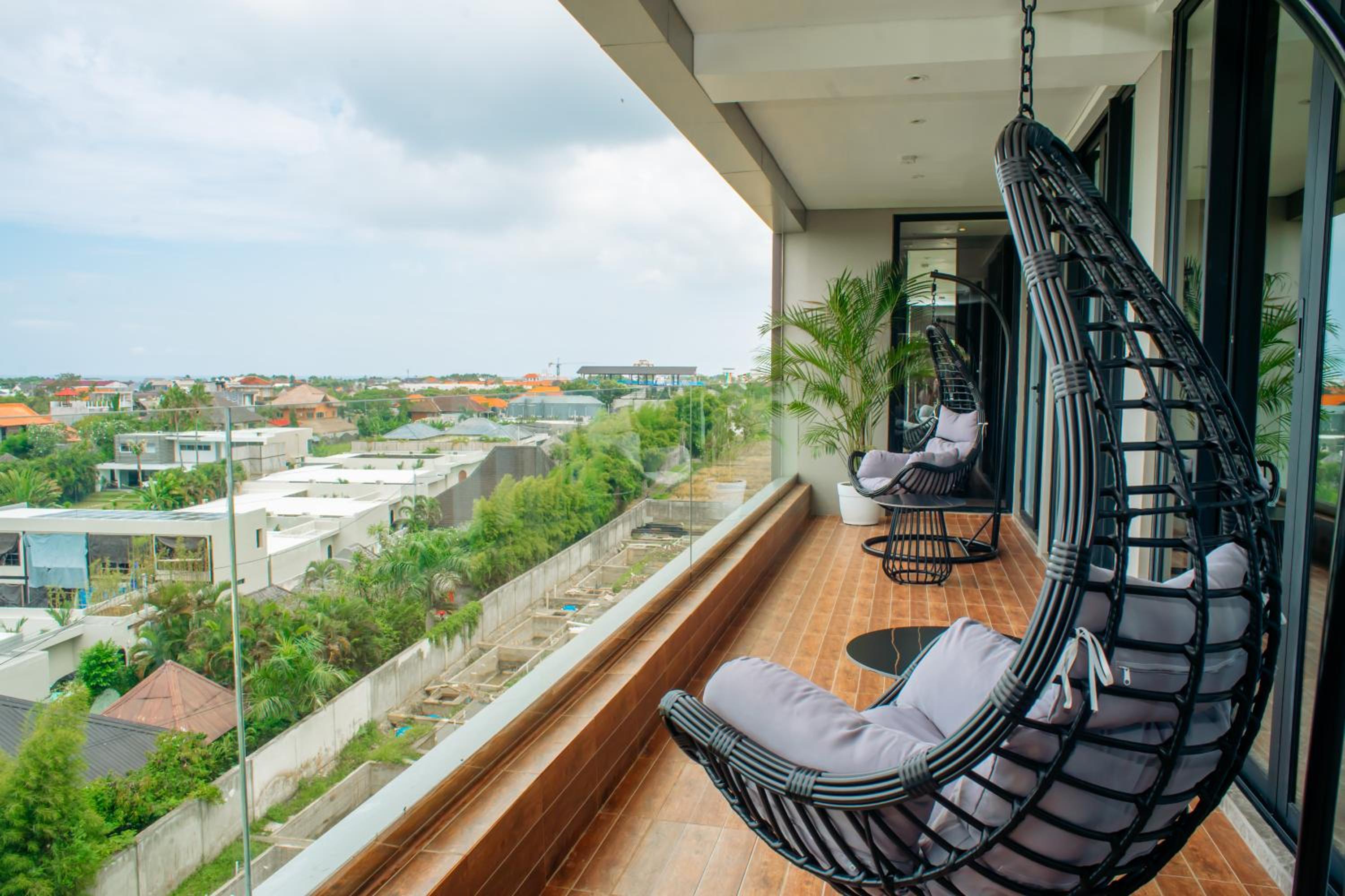 Two-Bedroom Apartment With Balcony photo 2