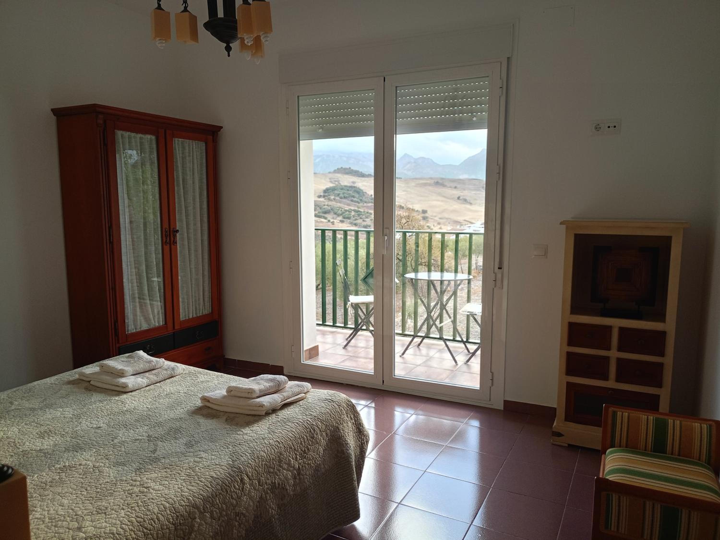 Apartment with Mountain View photo 2