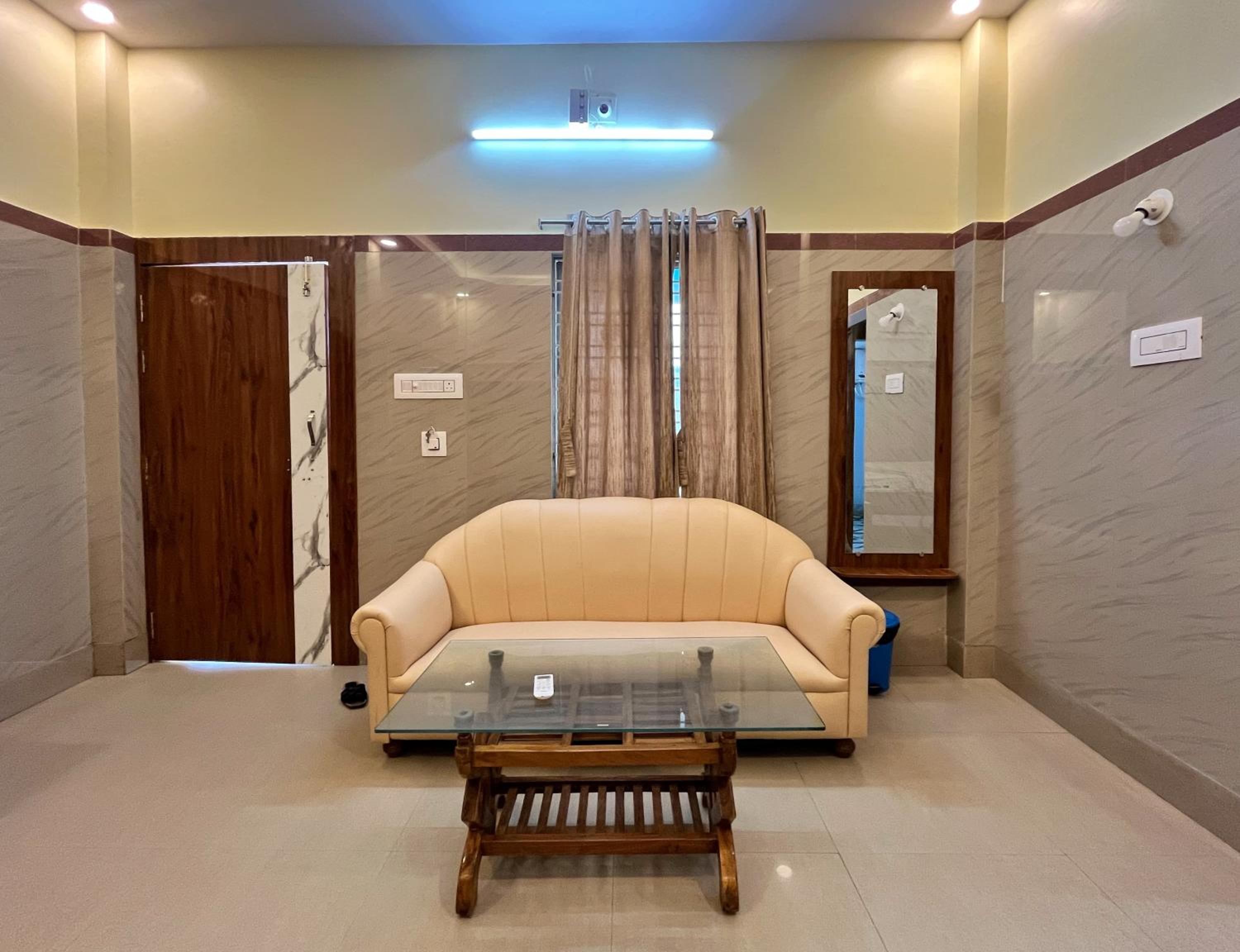 Deluxe Double Room with Side Sea View - Photo 3