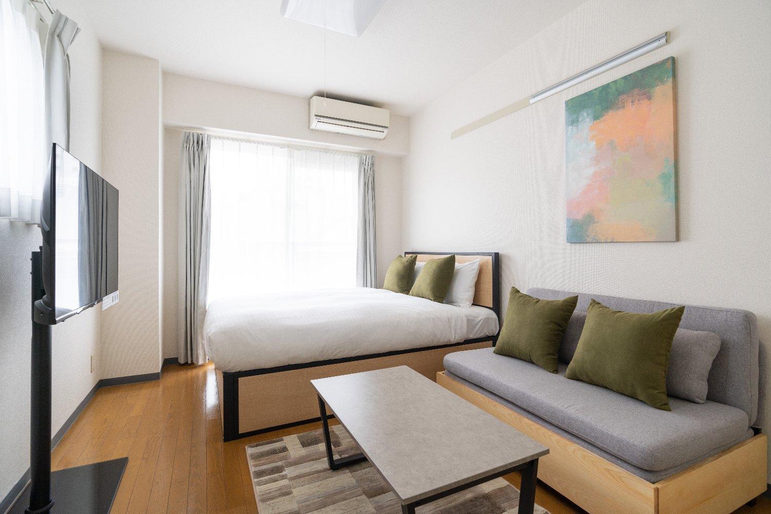 One-Bedroom Apartment photo 1