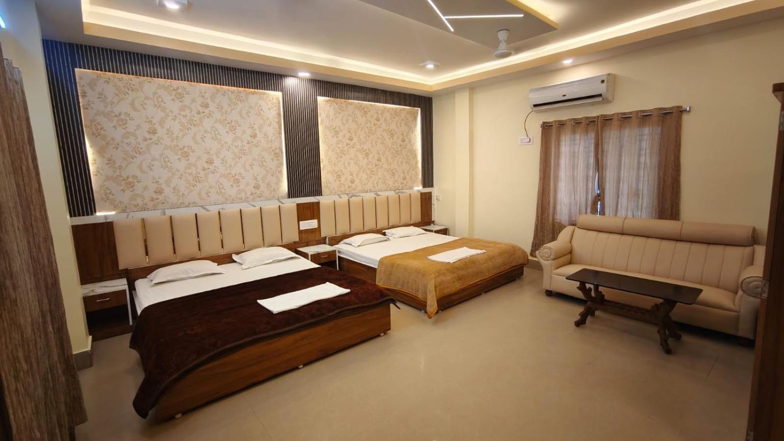 Quadruple Room with Bathroom - Photo 3