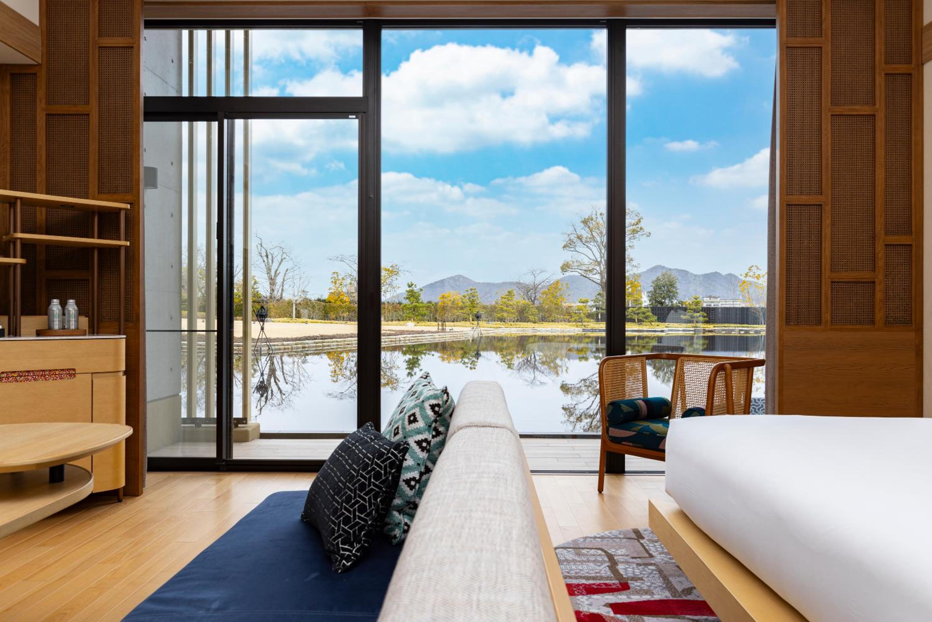 King Suite with Garden View - Photo 1