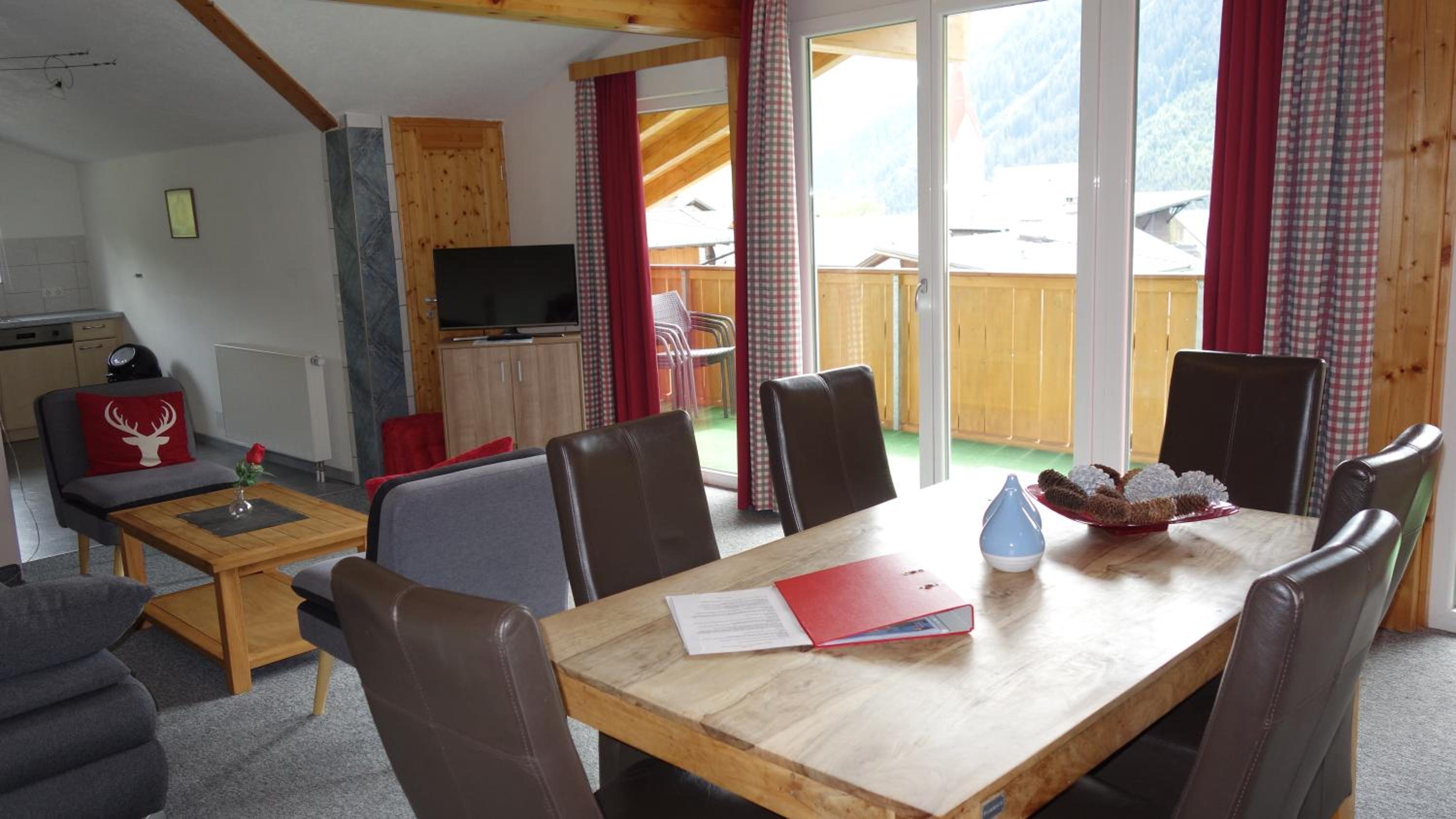 Apartment with Mountain View