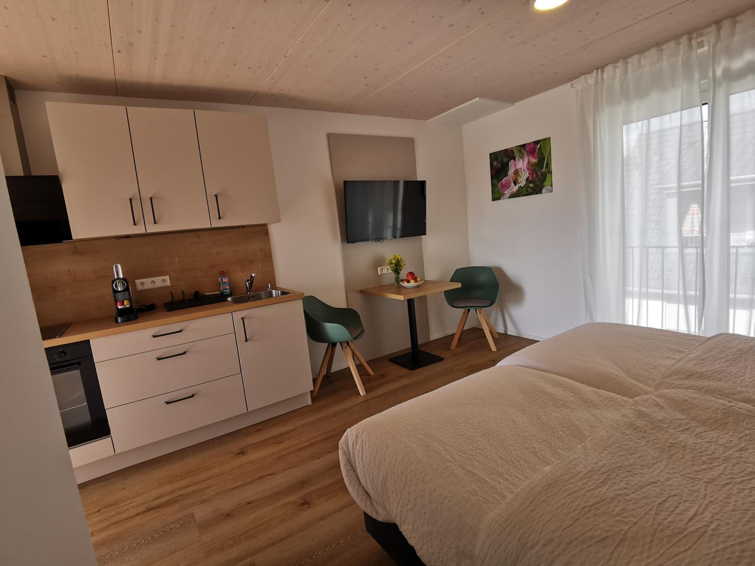 One-Bedroom Apartment photo 1