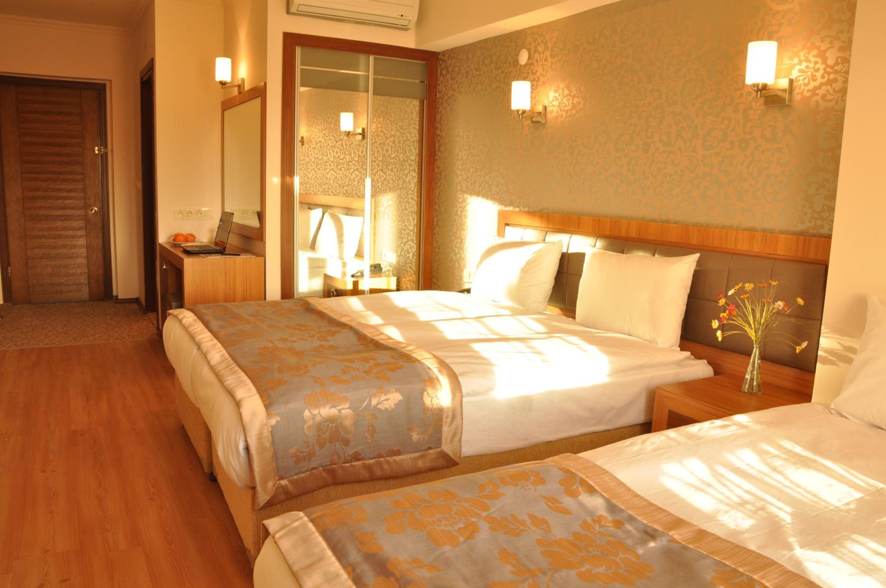 Standard Twin Room - Photo 5