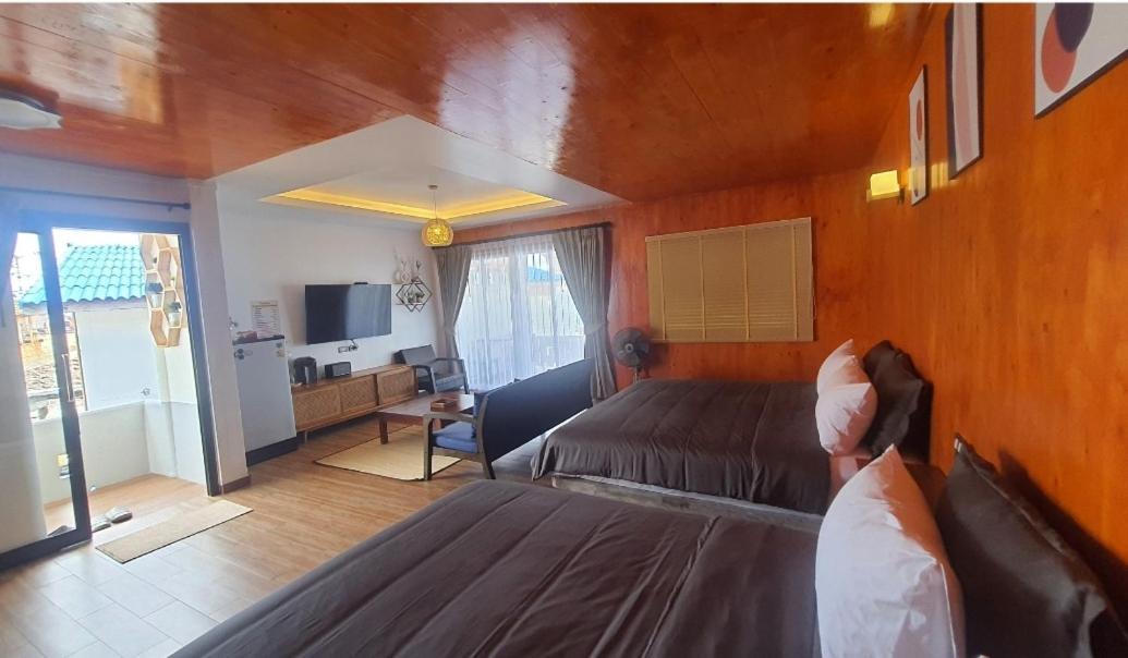 Quadruple Room with Sea View - Photo 1