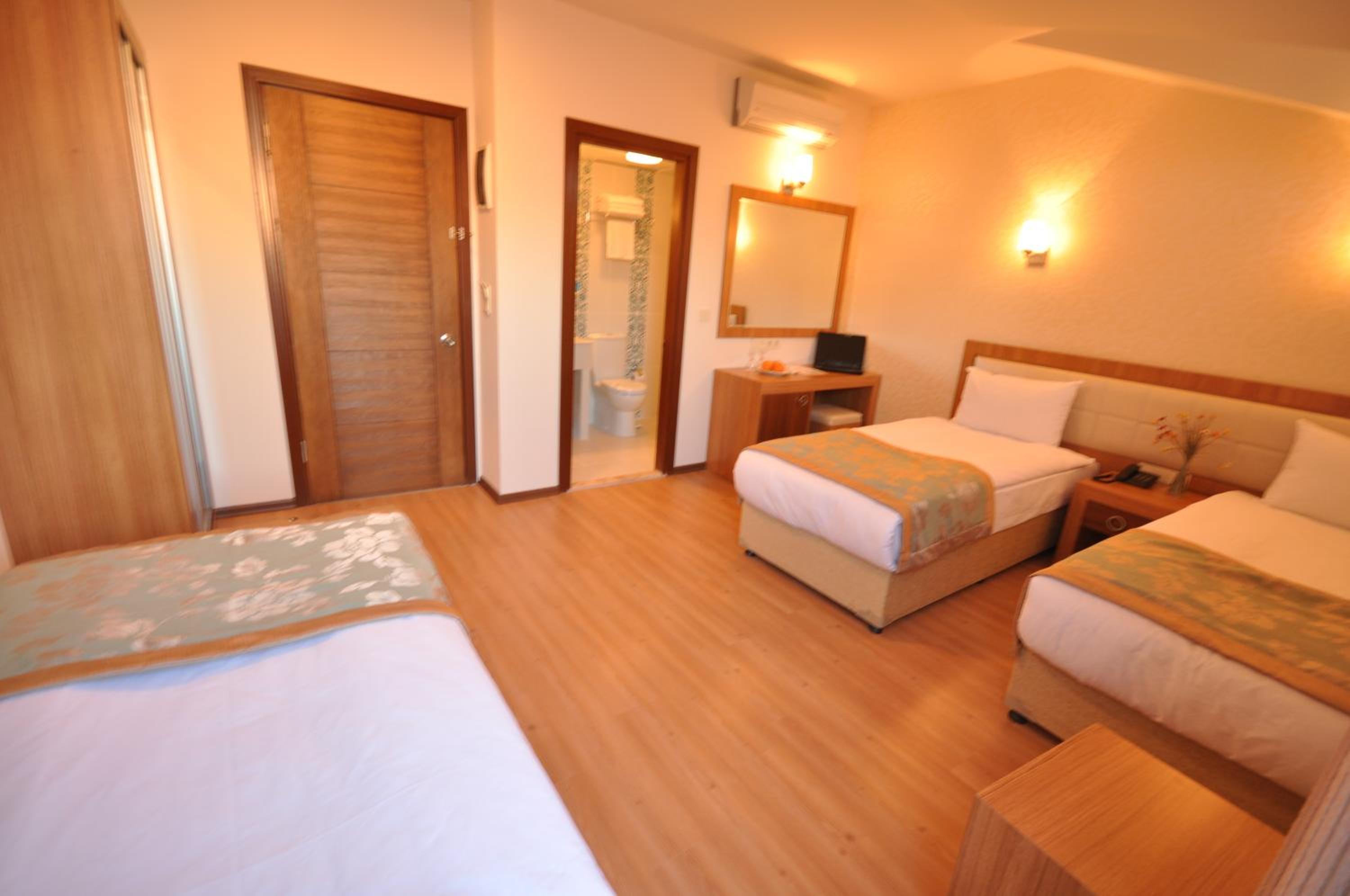 Superior Triple Room - Photo 5