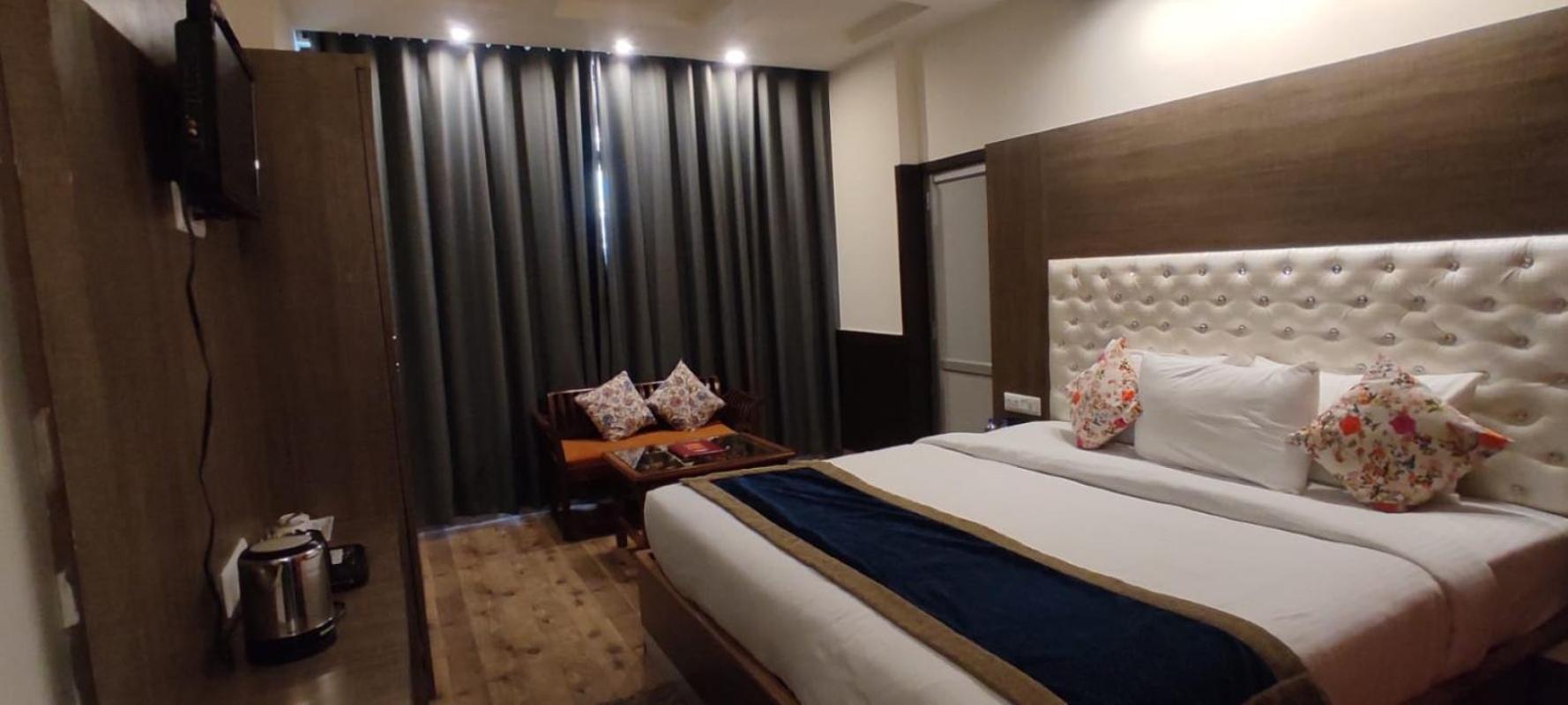 Deluxe Double Room - Photo 1