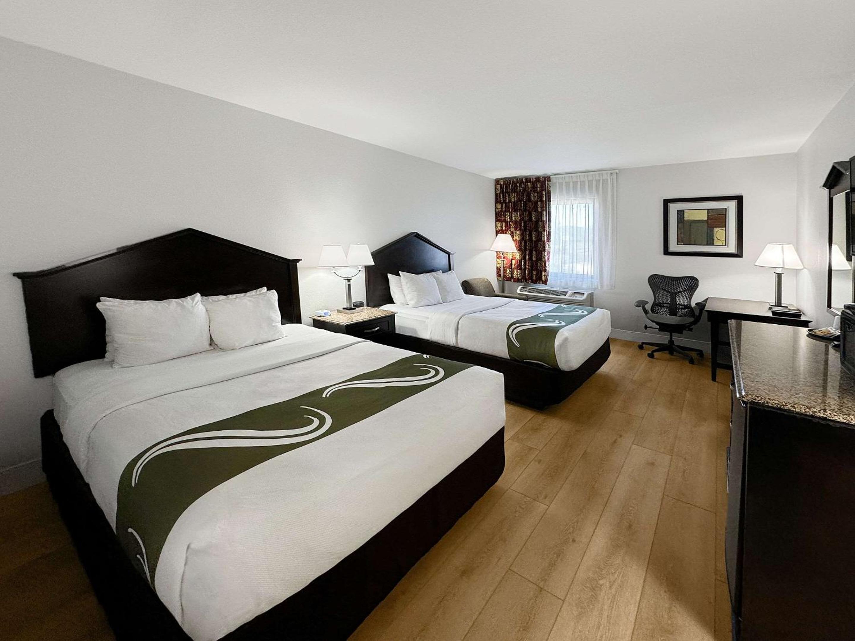 Queen Room With Two Queen Beds - Non-Smoking photo 1