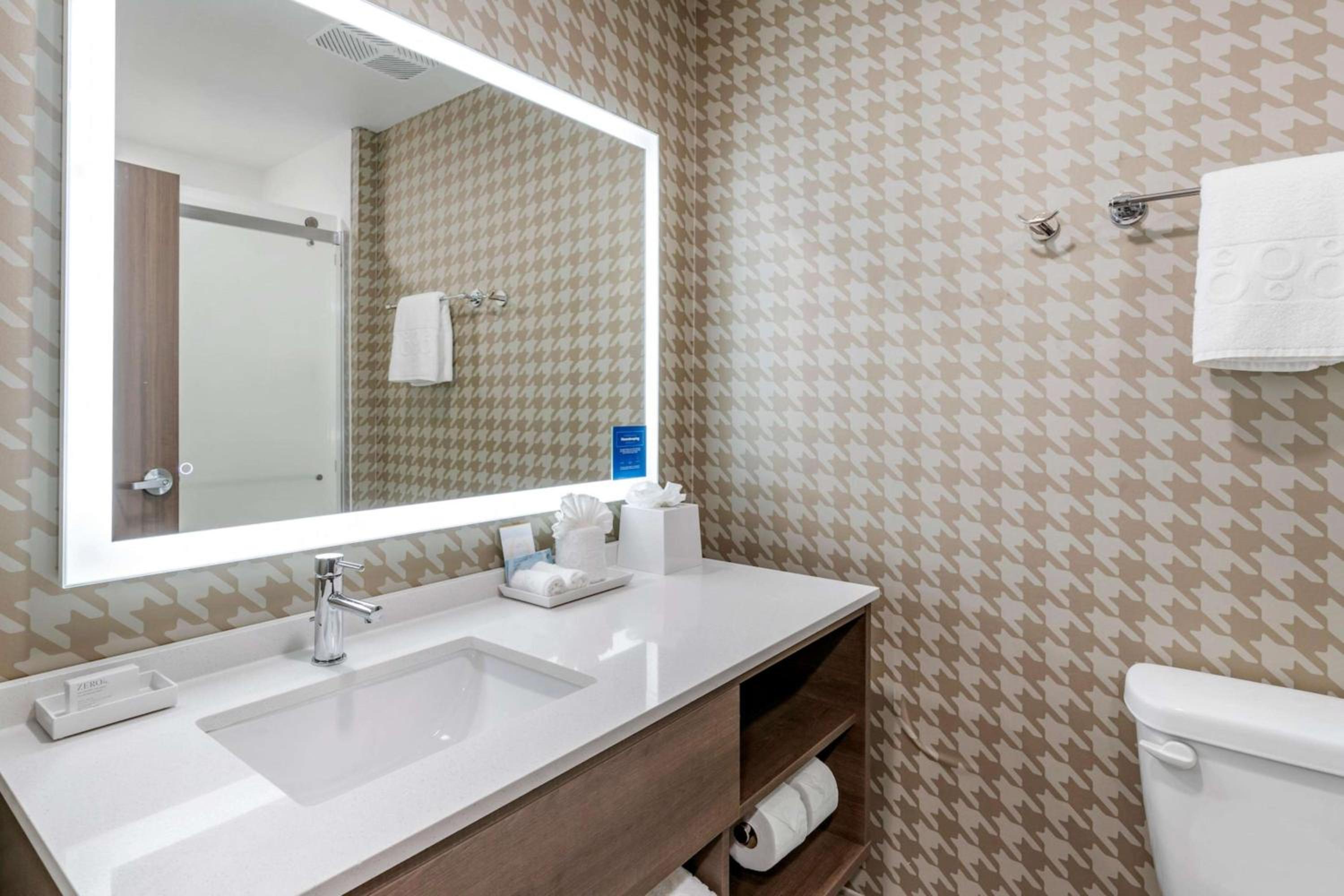 King Studio Suite - Photo 3