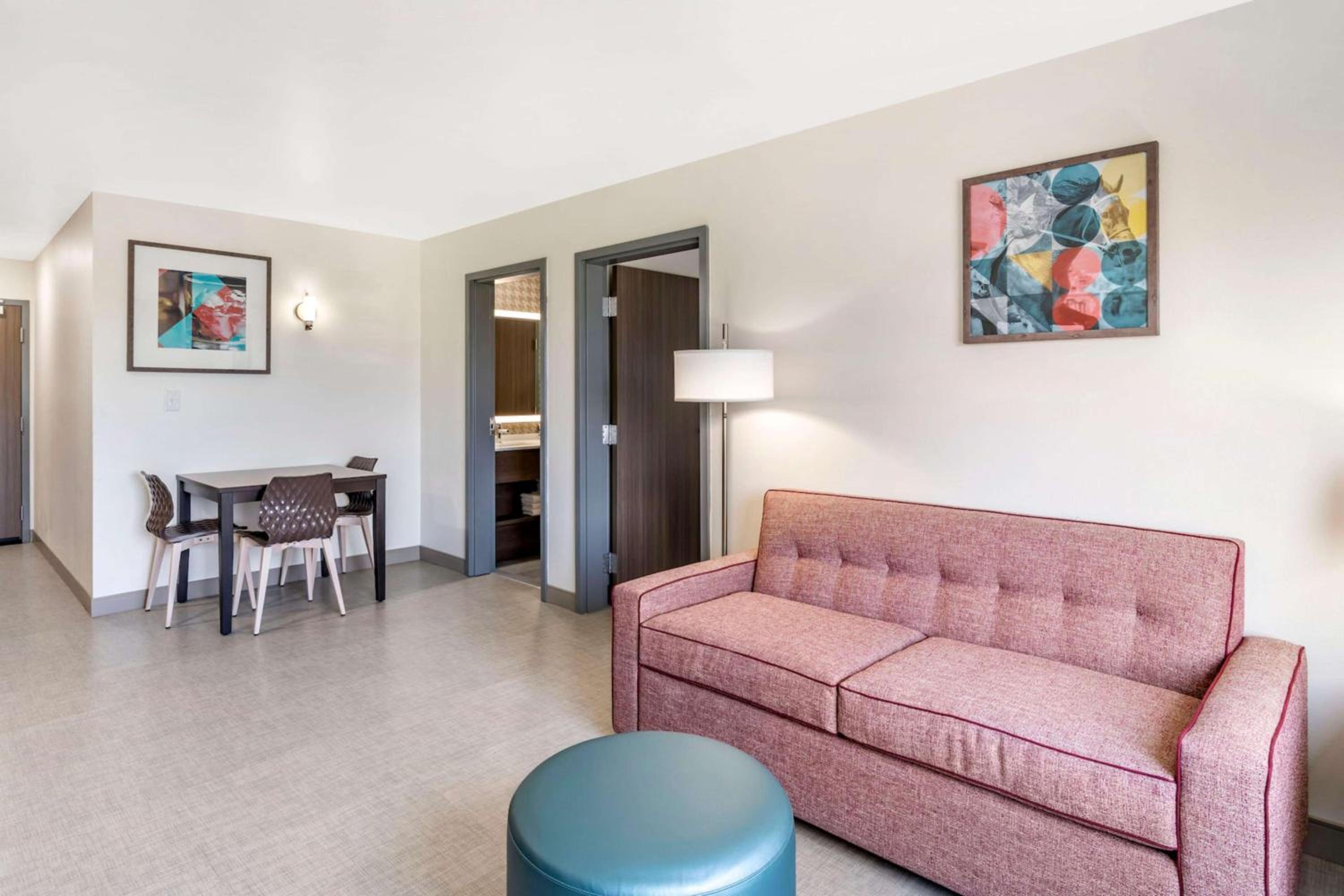 One-Bedroom King Suite - Photo 1
