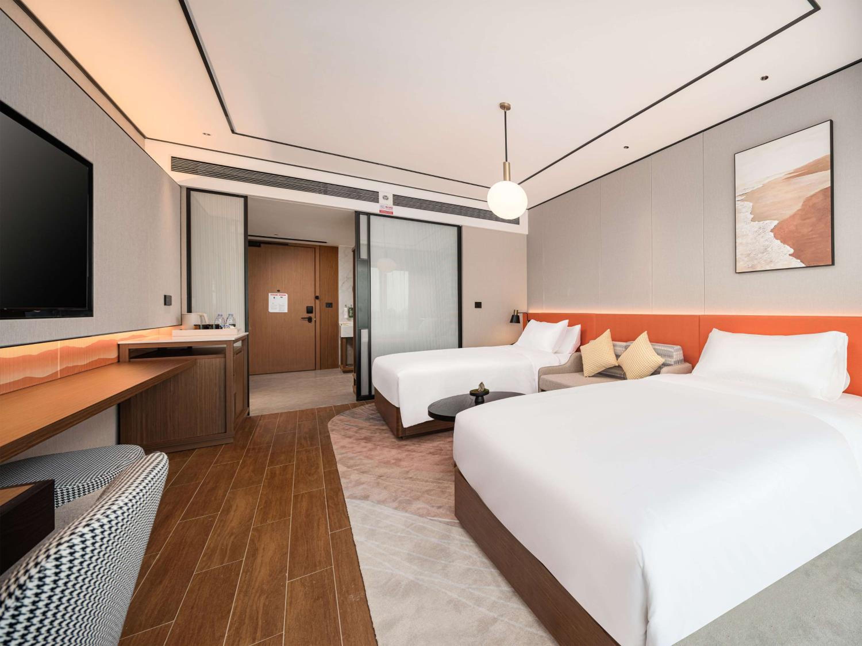 Twin Guest Room with Mountain View