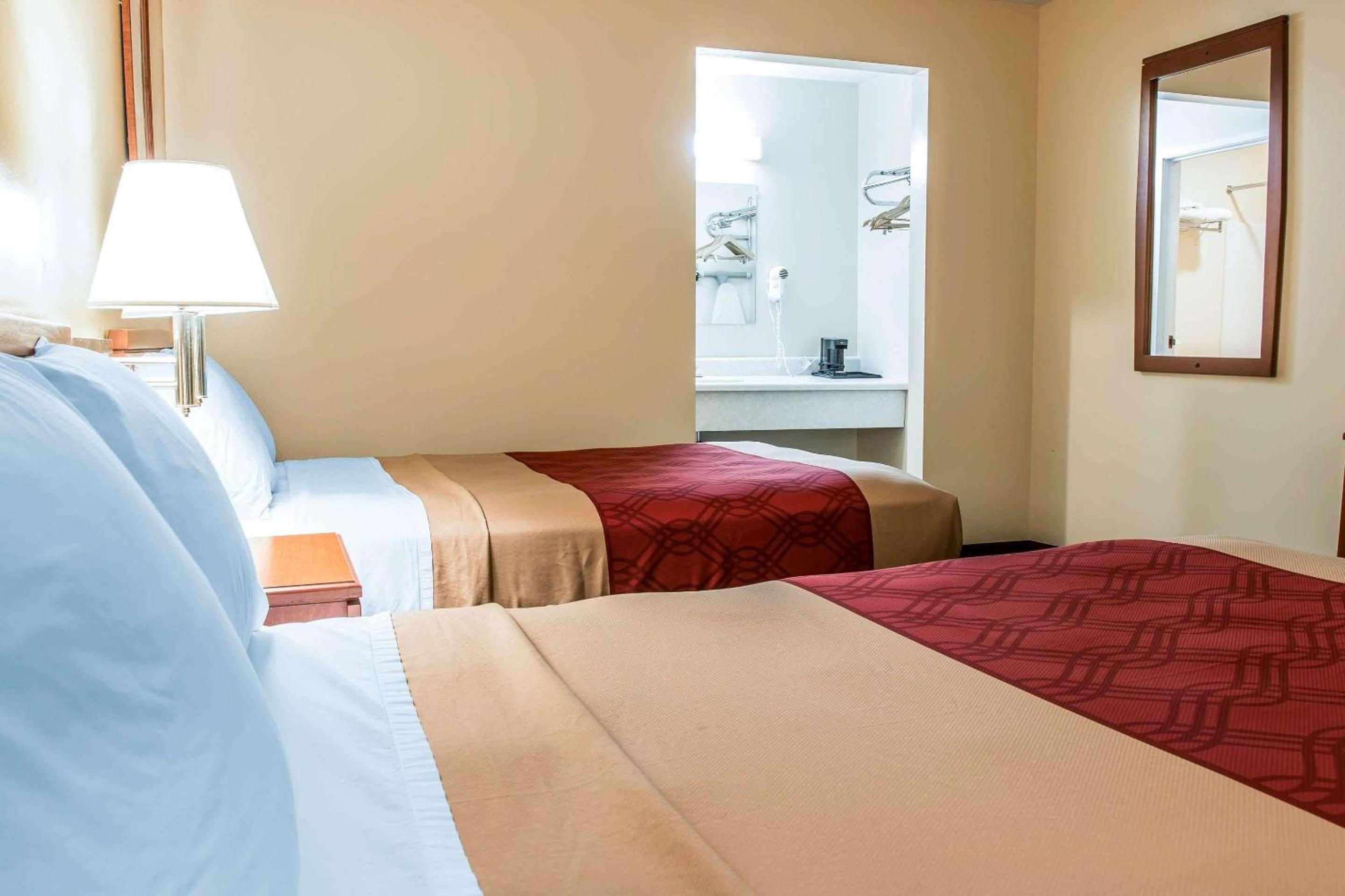 Double Room with Two Double Beds - Non-Smoking - Photo 1