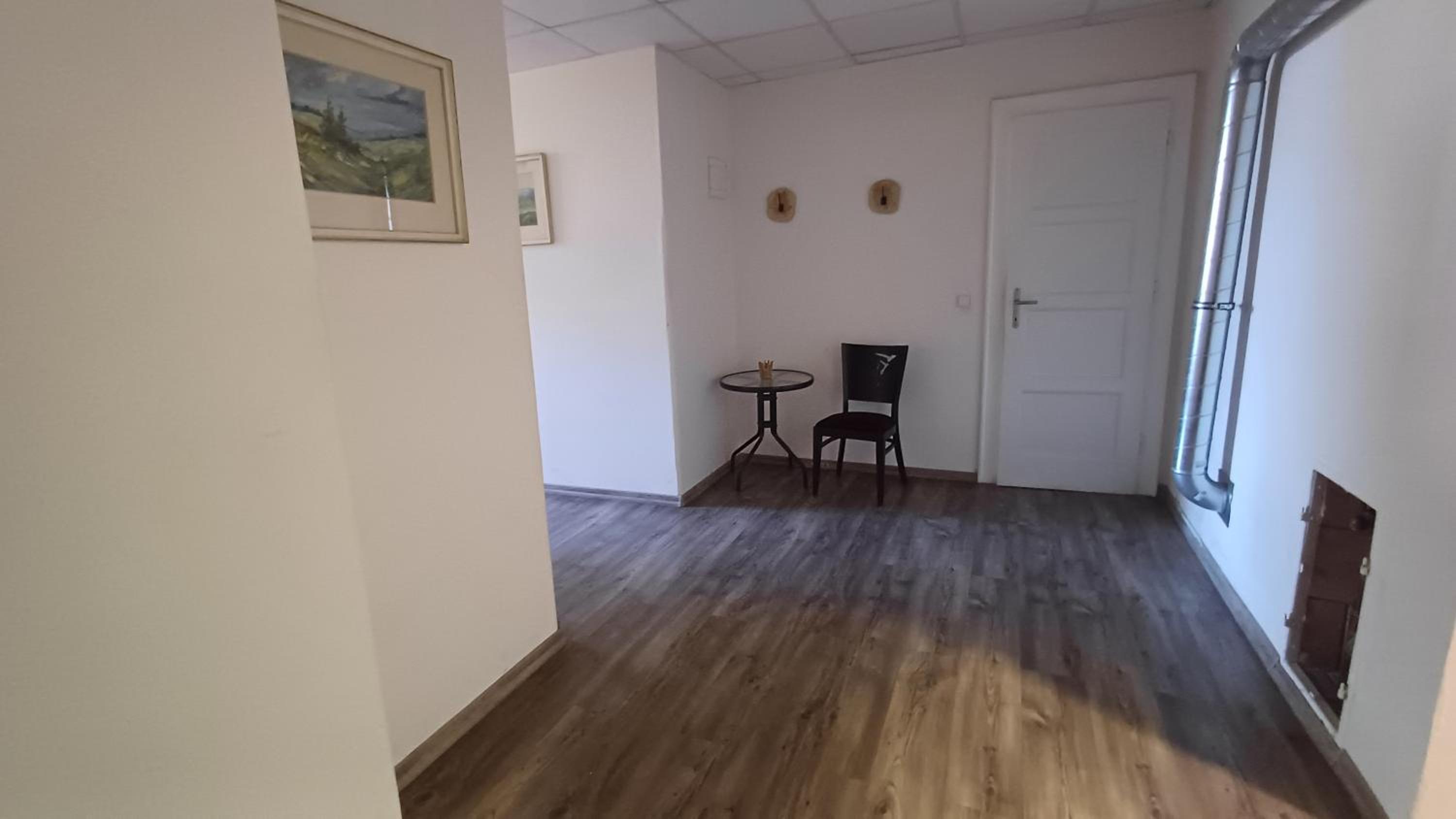 Economy Quadruple Room with Shared Bathroom photo 2