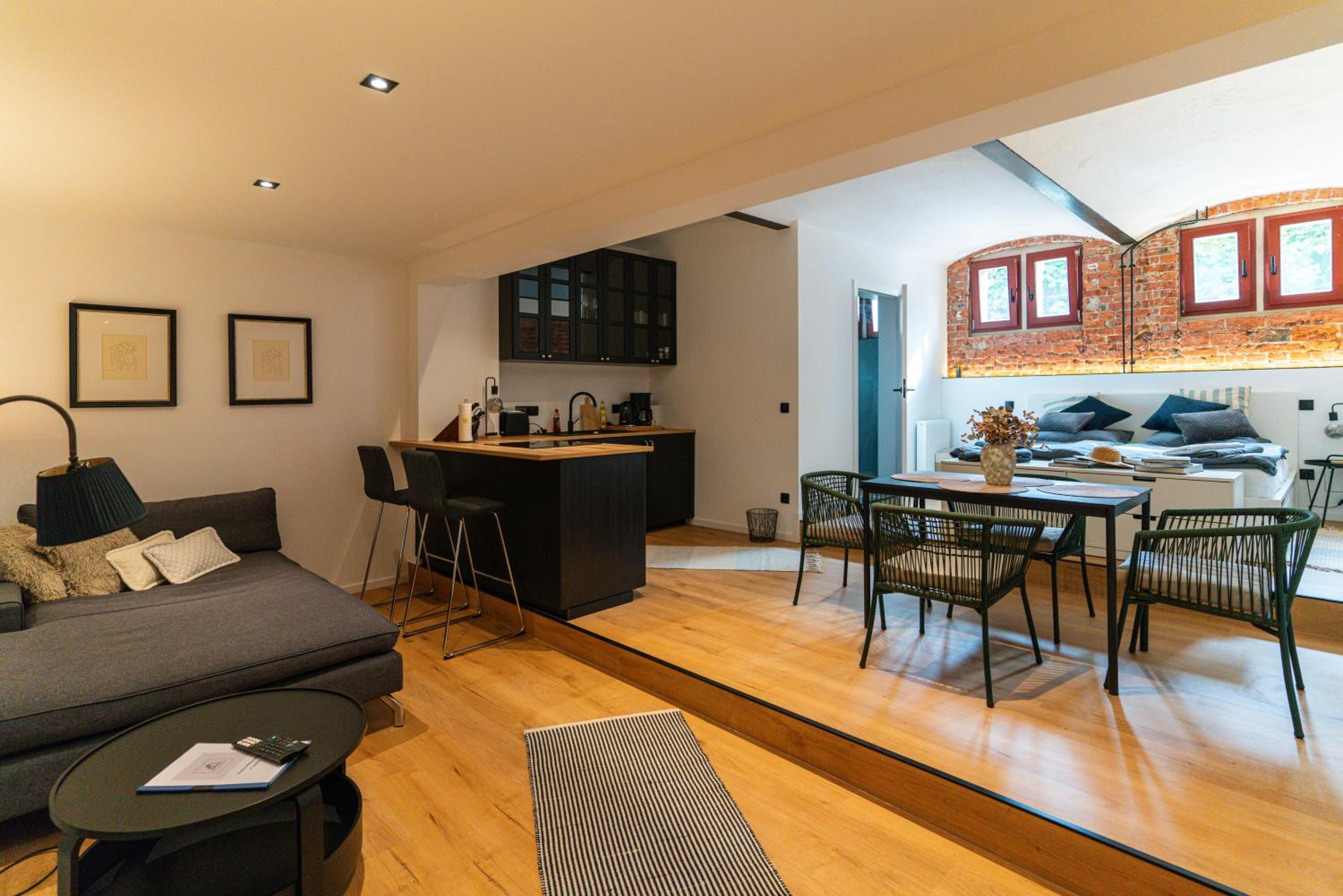 One-Bedroom Apartment photo 1