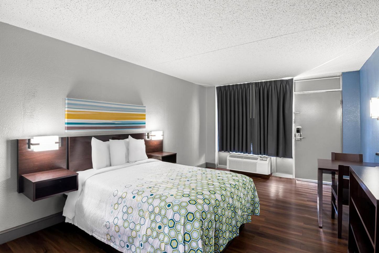 Studio Room with One Double Bed Non-Smoking