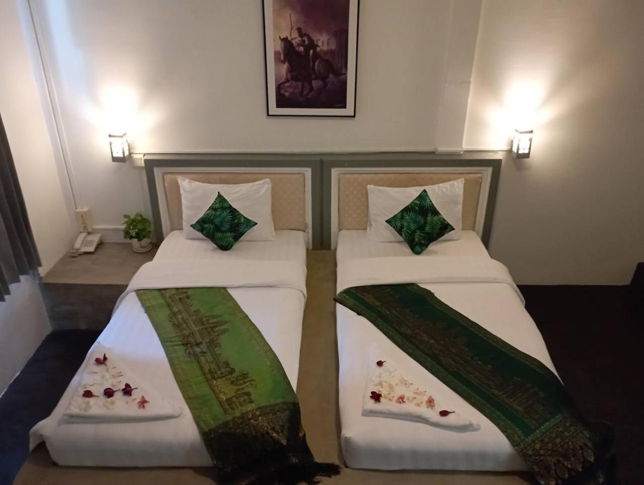 Twin Room - Photo 7