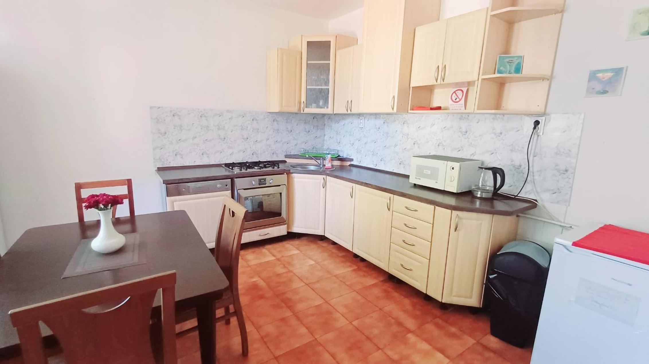 Economy Triple Room with Shared Bathroom photo 2