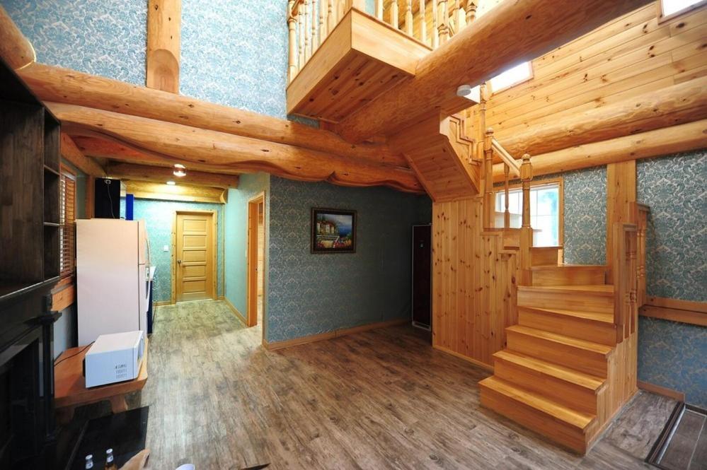 Family Room photo 1