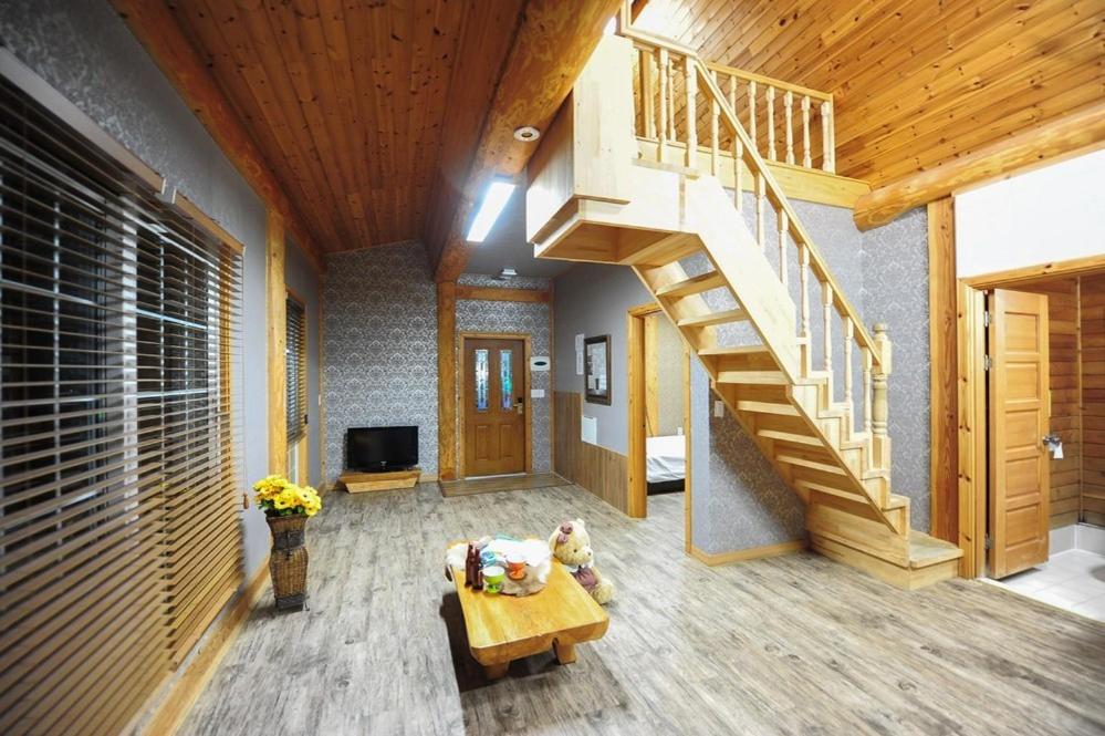 Family Room photo 2