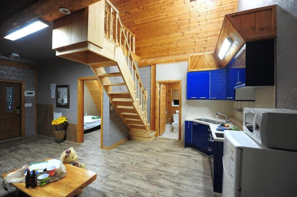 Family Room photo 3