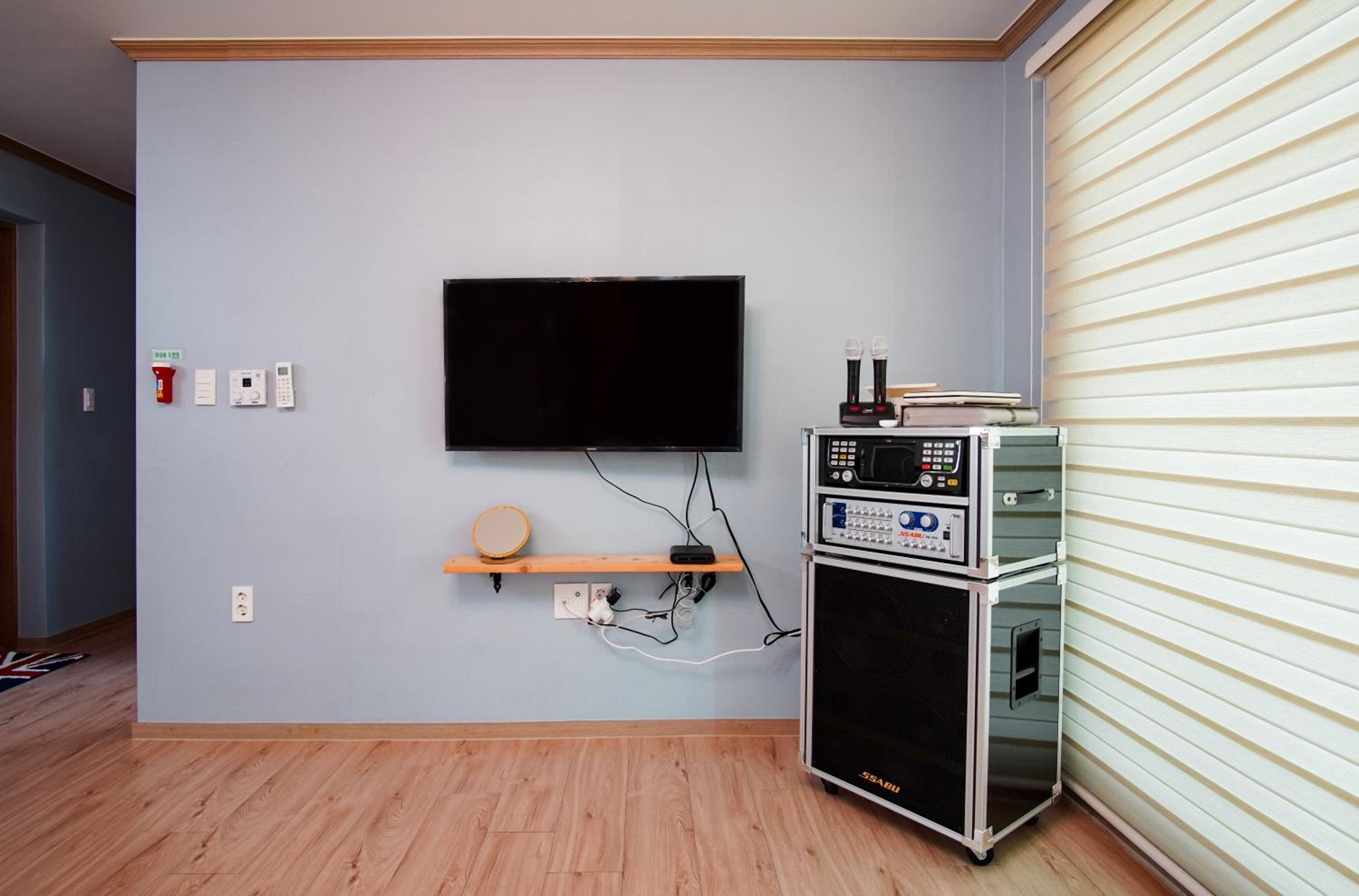 Family Room photo 2